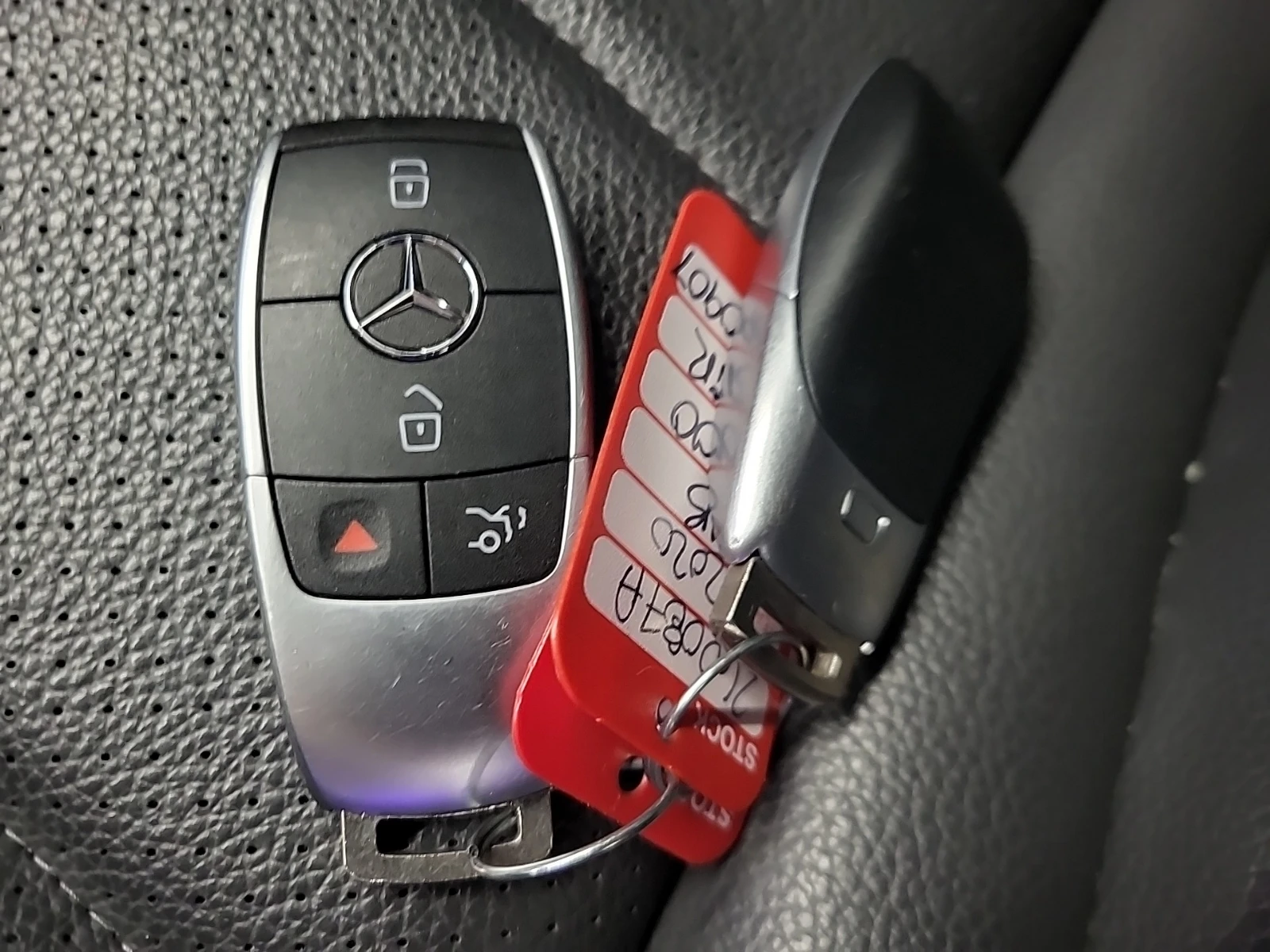 Mercedes-Benz C 300 4MATIC Sedan * CARFAX*  | Mobile.bg � ����������� 8