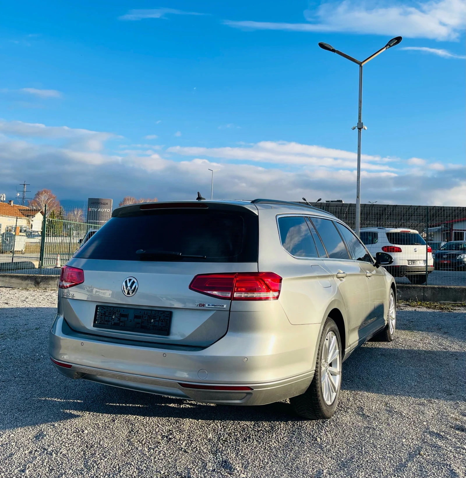 VW Passat 1.6 TDI 120 k.c * Автоматик* Оригинални километри* - изображение 5