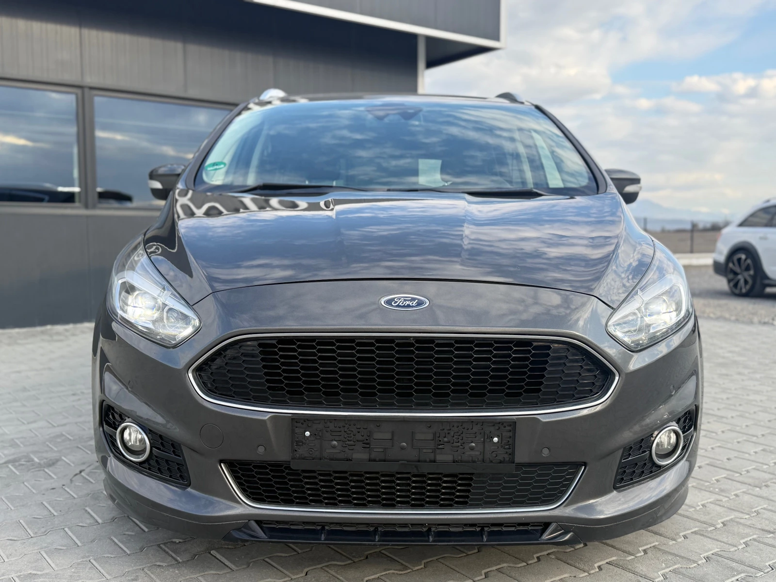 Ford S-Max 2.0TDCI ST-line 7 места   Собствен лизинг !!!, снимка 2 - Автомобили и джипове - 53995729