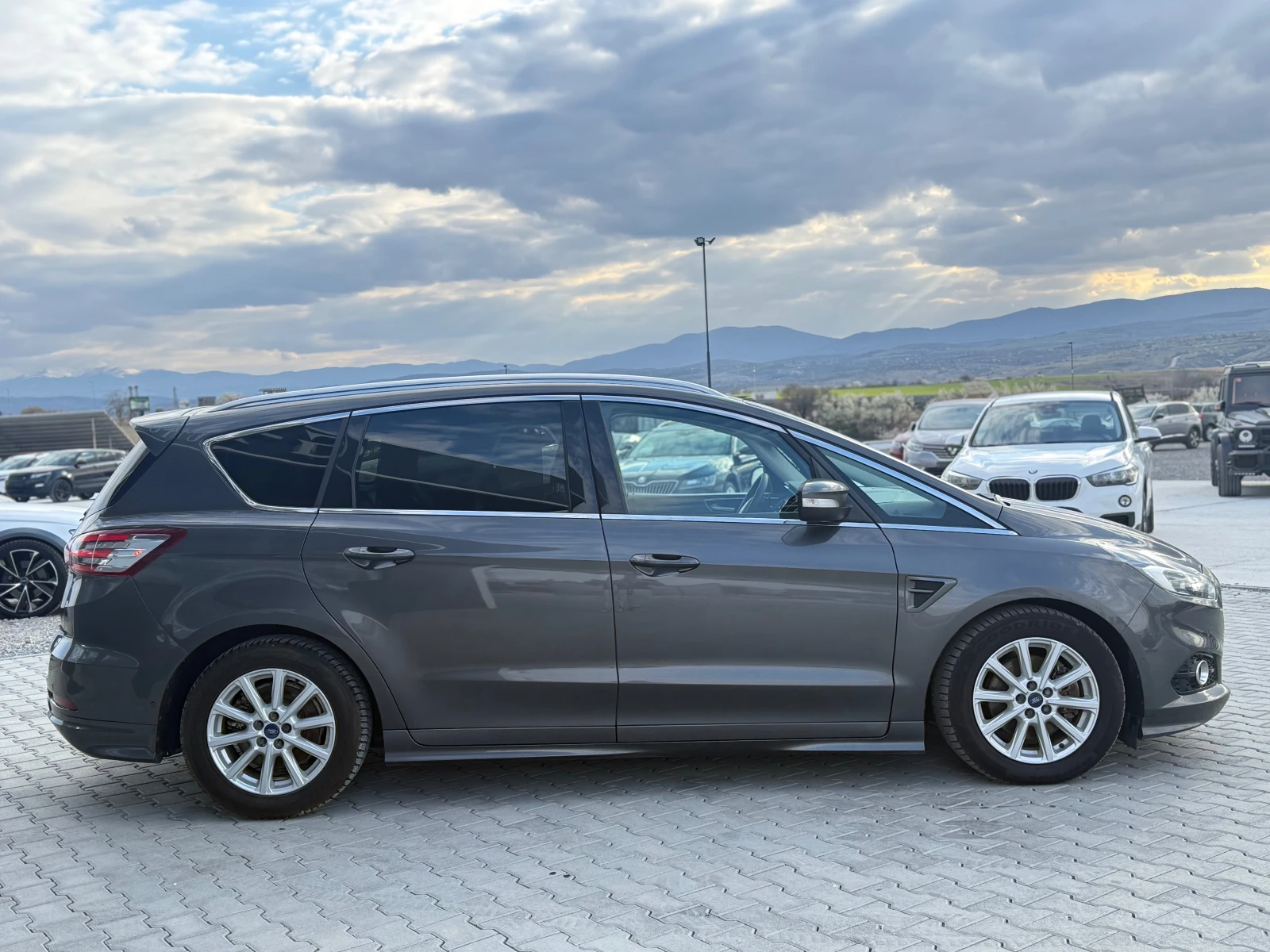 Ford S-Max 2.0TDCI ST-line 7 места   Собствен лизинг !!!, снимка 4 - Автомобили и джипове - 53995729