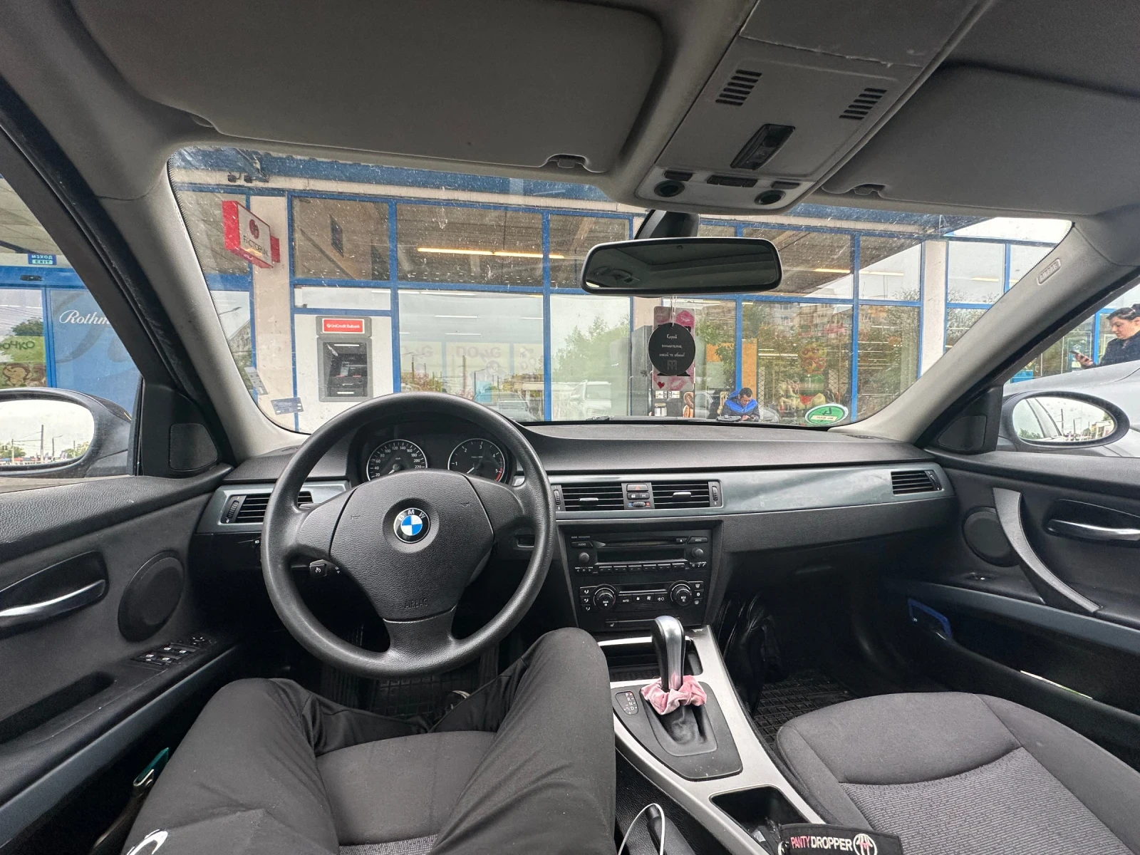 BMW 320, снимка 8 - Автомобили и джипове - 54129091