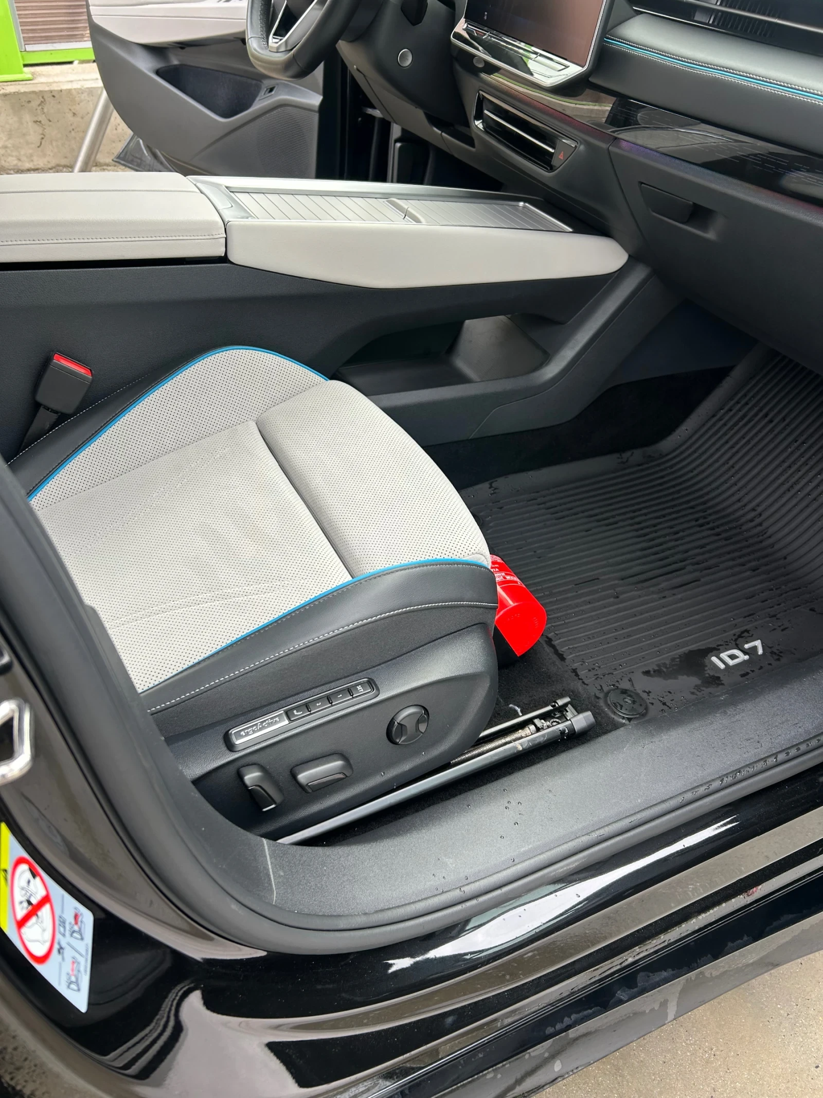 VW ID.7 Pro, снимка 13 - Автомобили и джипове - 54192612