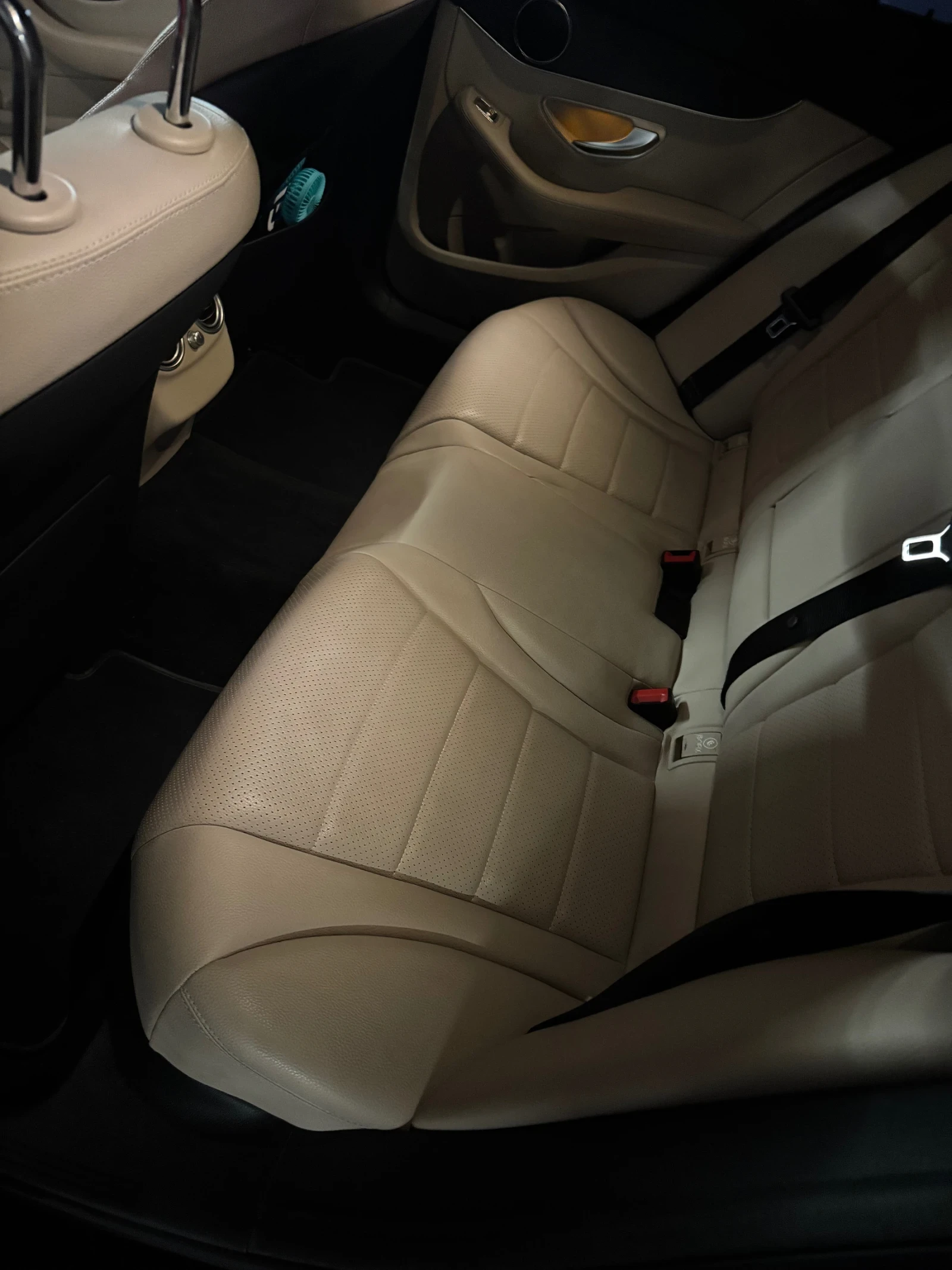 Mercedes-Benz C 300, снимка 9 - Автомобили и джипове - 54235210