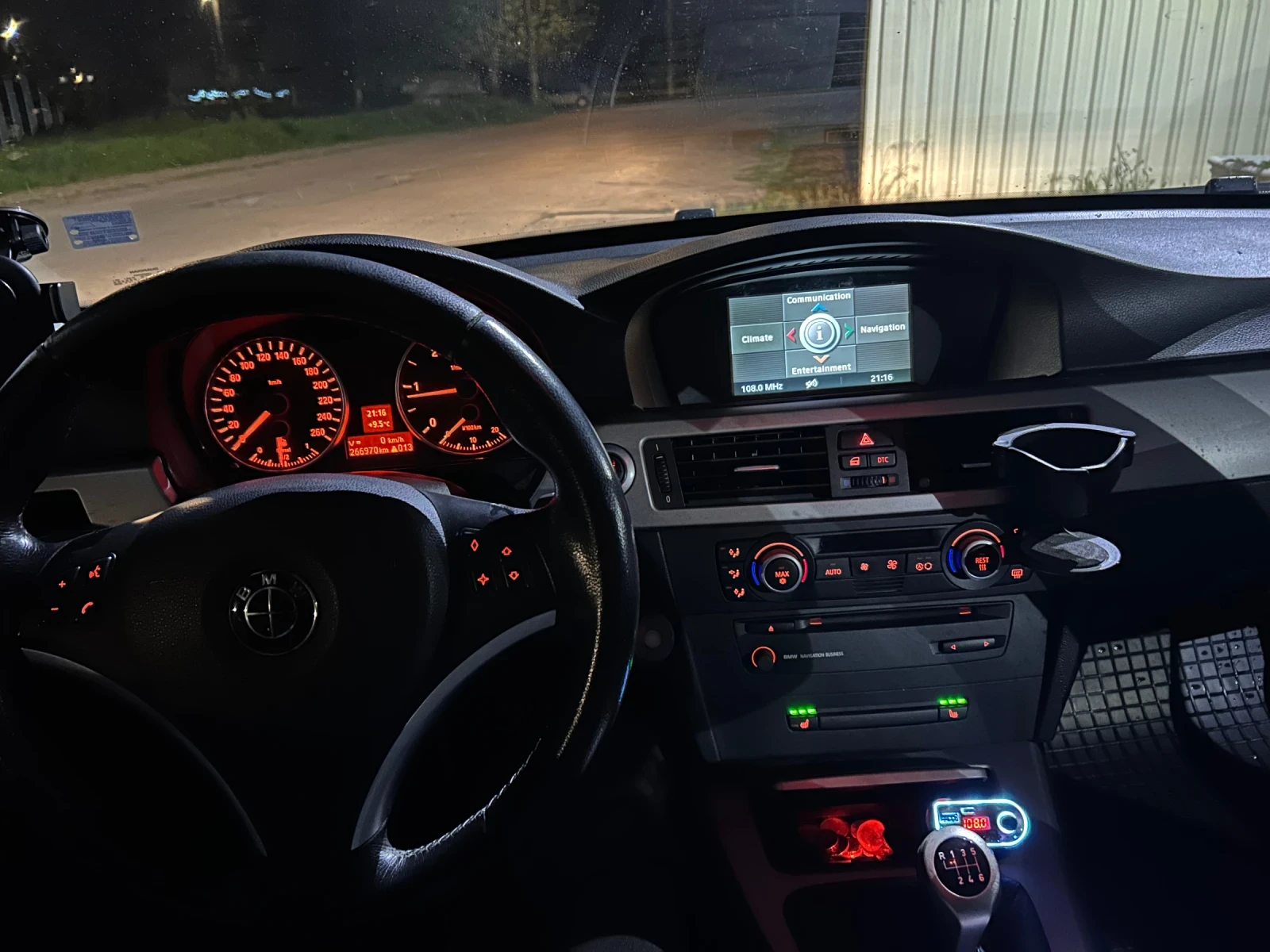BMW 320 2.0d, снимка 6 - Автомобили и джипове - 54347617