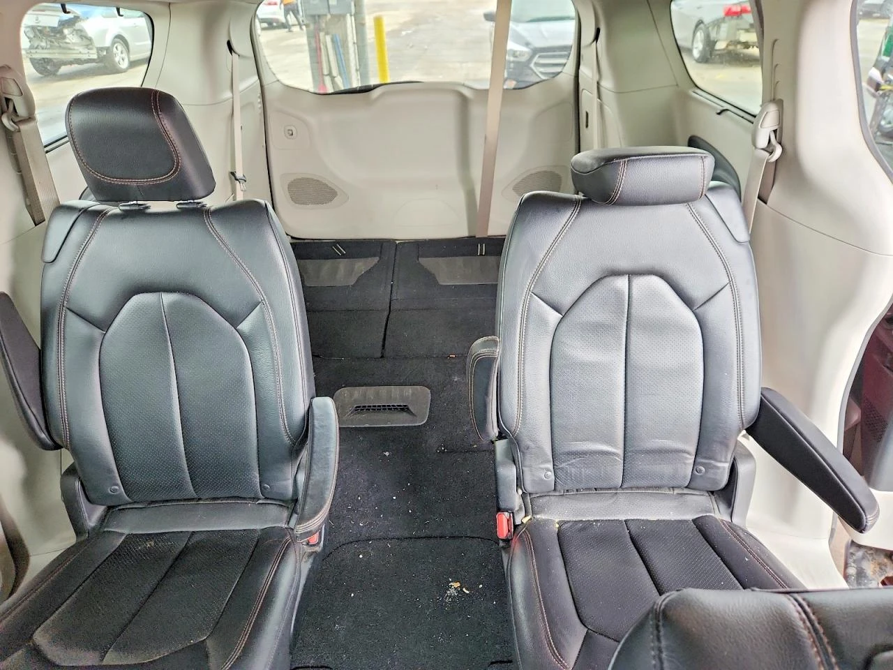 Chrysler Pacifica 3.6l Touring L, снимка 10 - Автомобили и джипове - 54882350