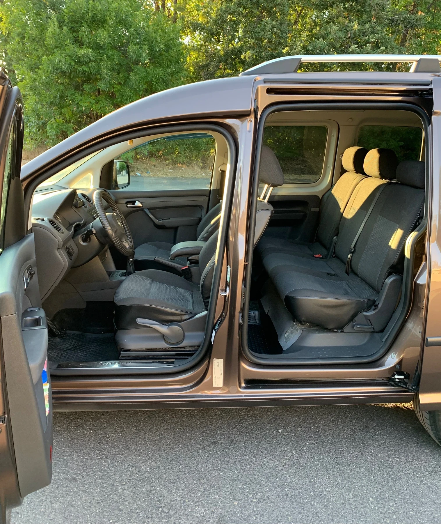 VW Caddy 2.0 TDI 4x4, снимка 12 - Автомобили и джипове - 55180398