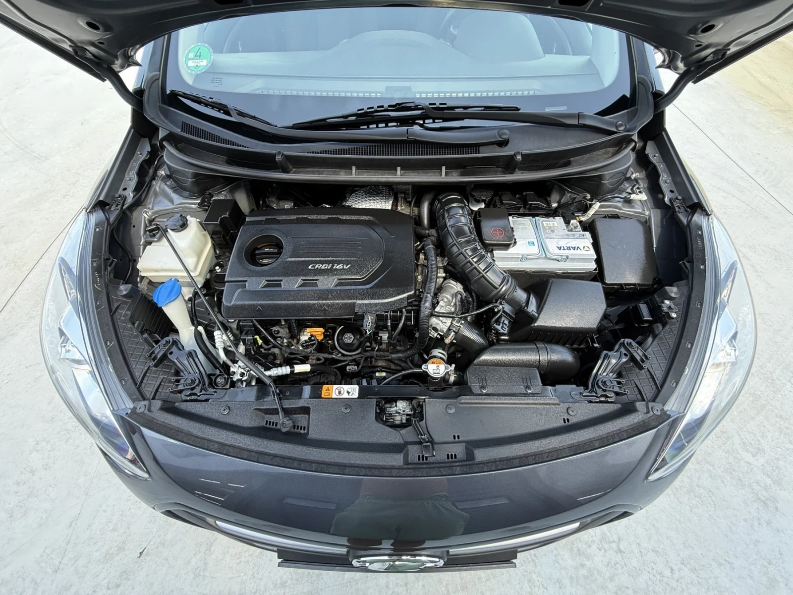 Hyundai I30 1.6 crdi, снимка 12 - Автомобили и джипове - 55451509
