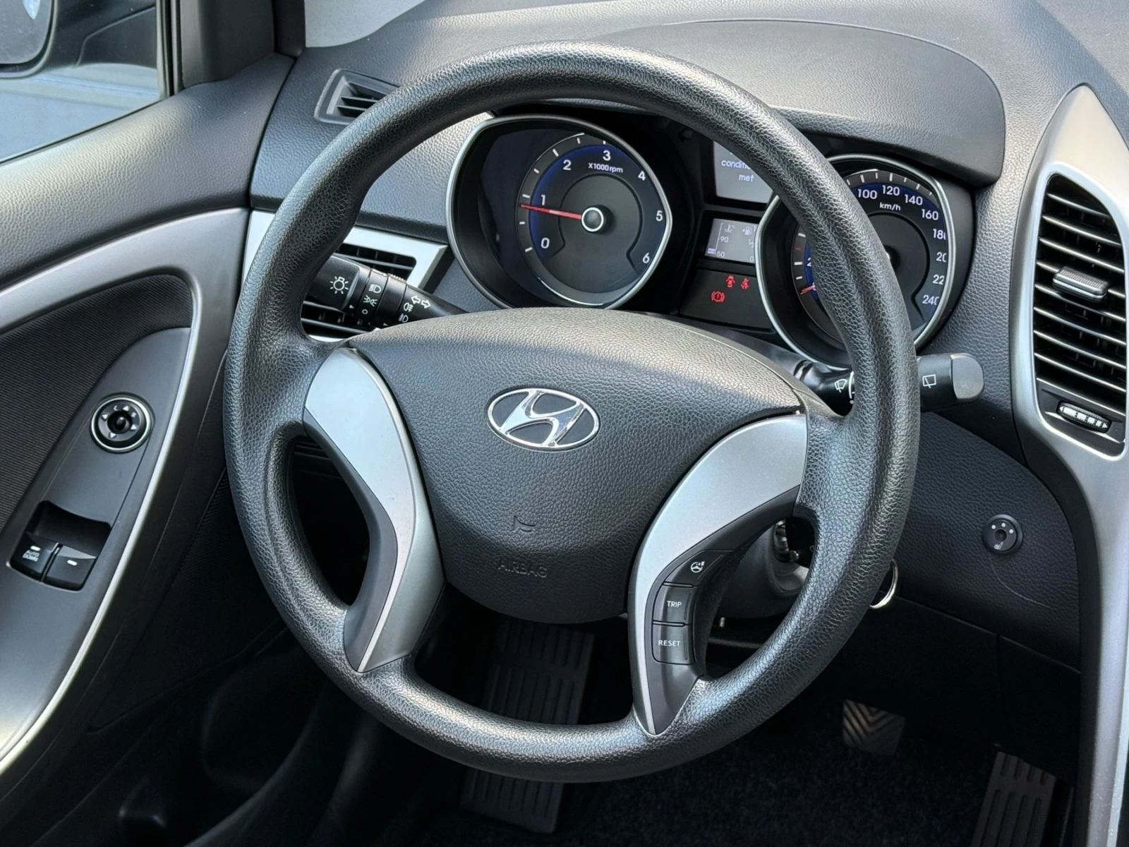 Hyundai I30 1.6 crdi, снимка 11 - Автомобили и джипове - 55451509