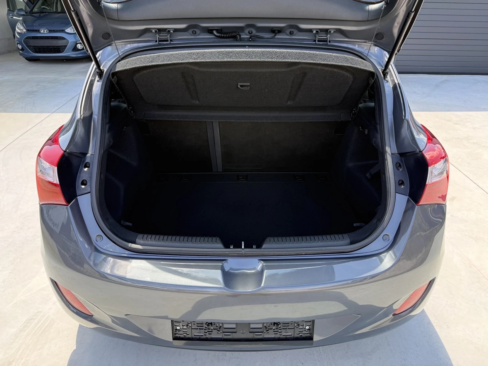 Hyundai I30 1.6 crdi, снимка 13 - Автомобили и джипове - 55451509