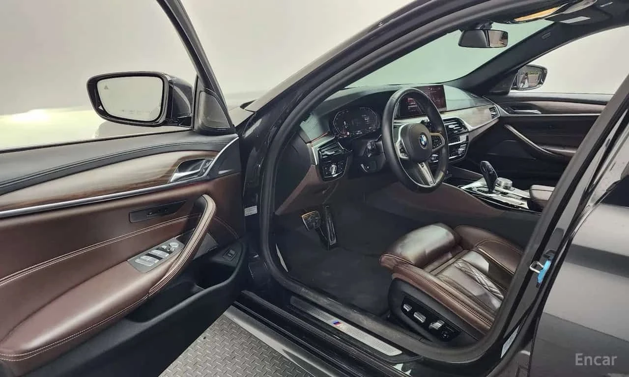 BMW 520 | M SPORT | HUD | HARMAN/K | , снимка 10 - Автомобили и джипове - 55622529