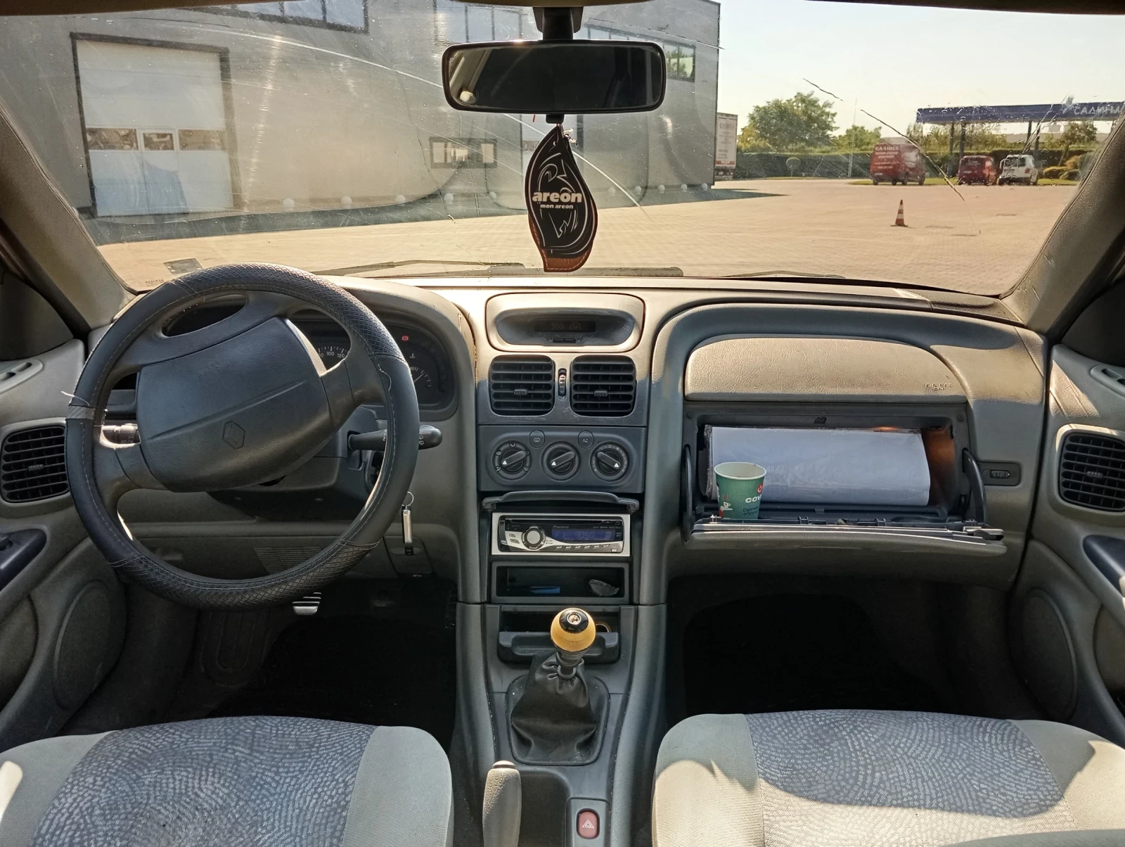 Renault Laguna, снимка 6 - Автомобили и джипове - 55658011