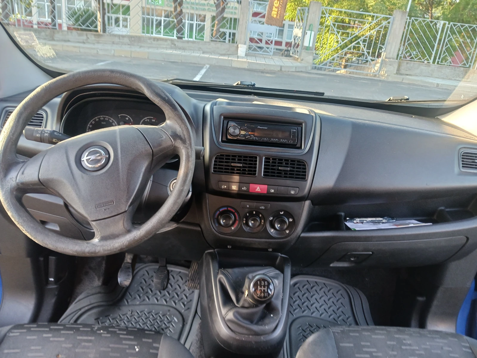 Opel Combo, снимка 8 - Автомобили и джипове - 55891217