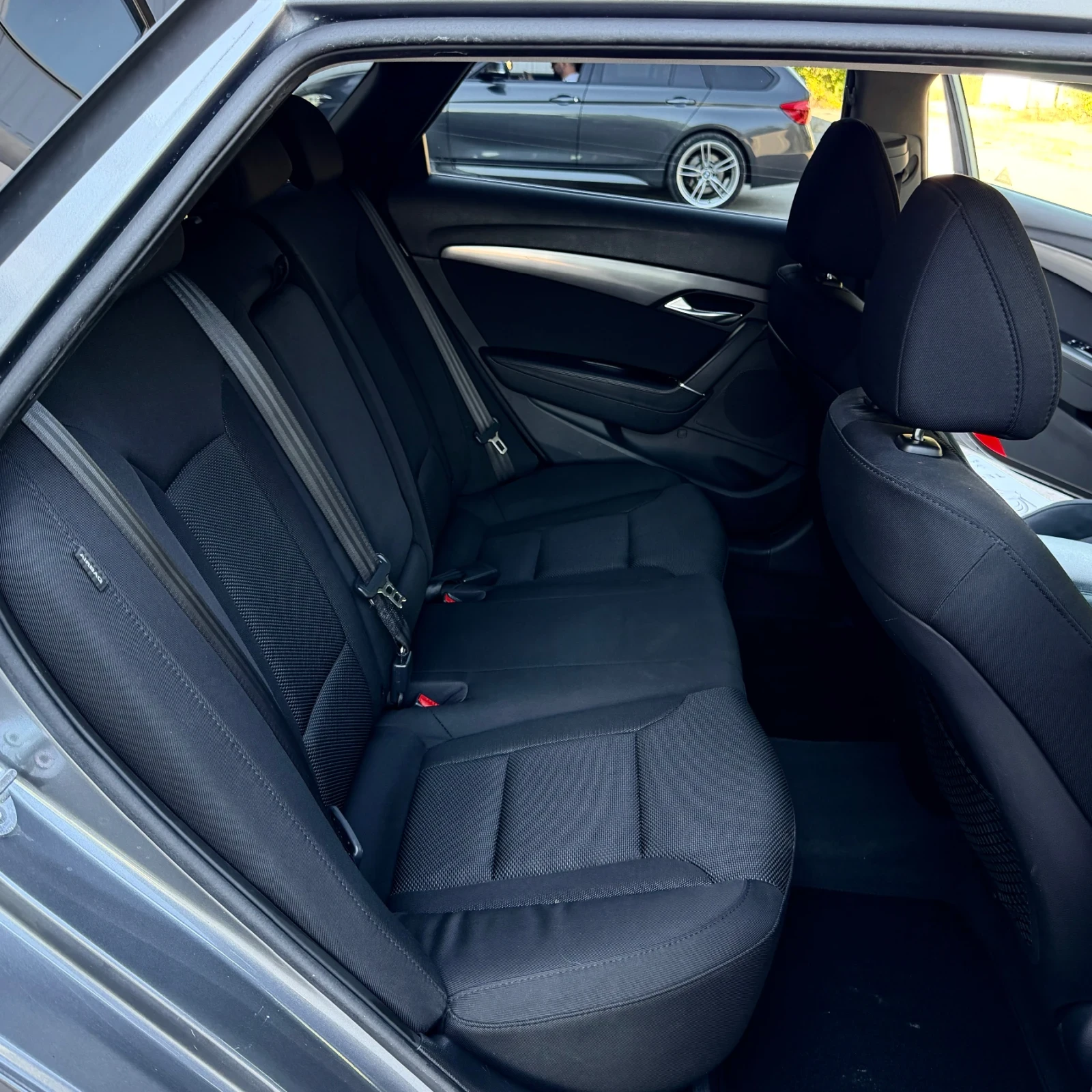 Hyundai I40 Keyless/Обслужен, снимка 10 - Автомобили и джипове - 56180176