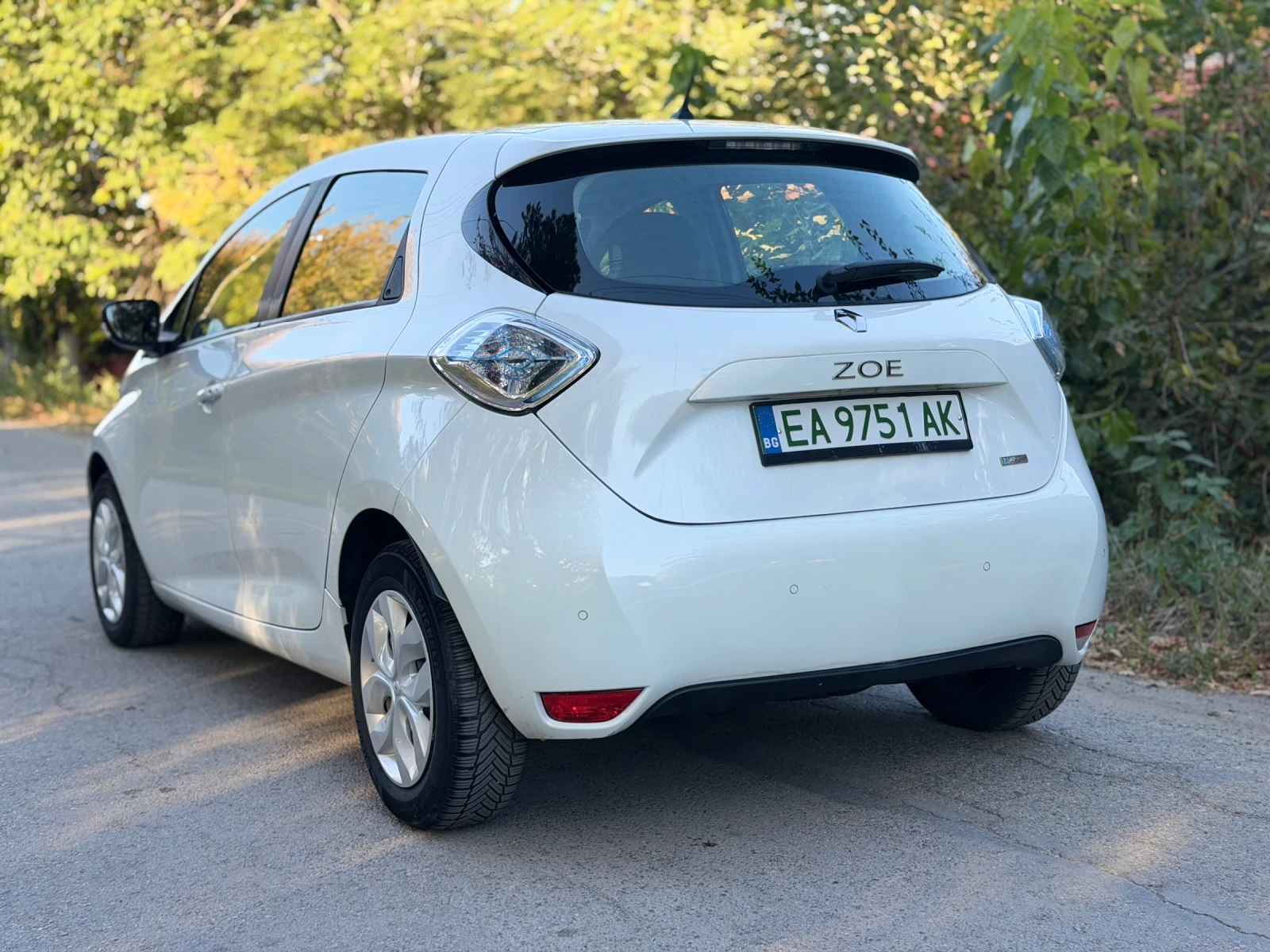 Renault Zoe, снимка 3 - Автомобили и джипове - 56451200
