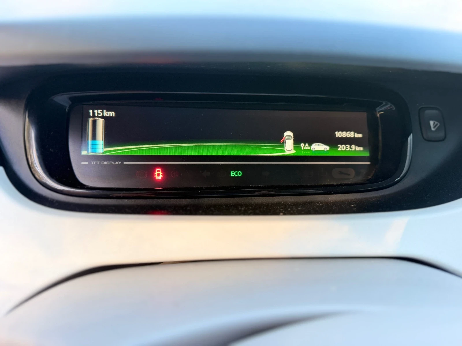 Renault Zoe, снимка 9 - Автомобили и джипове - 56451200
