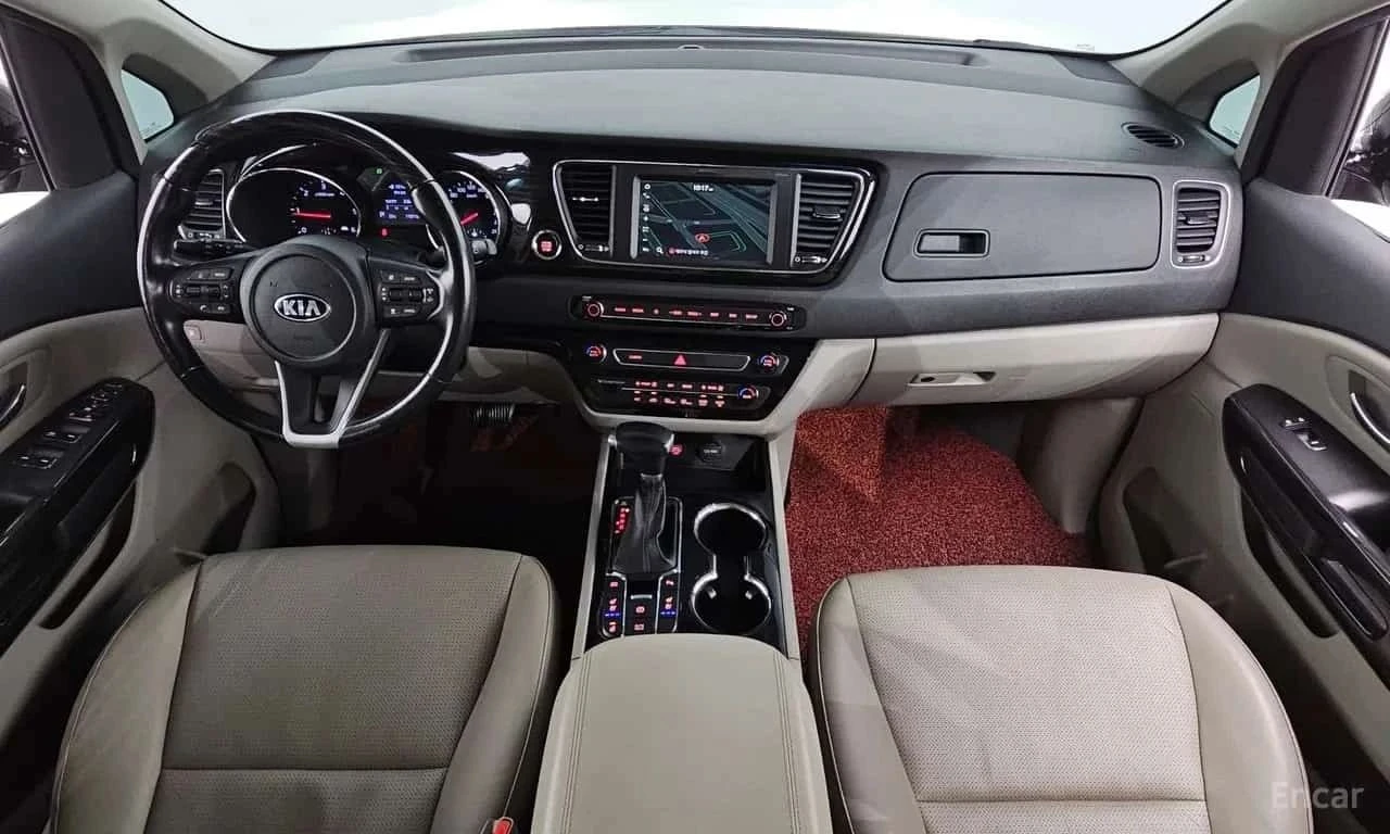 Kia Carnival, снимка 7 - Автомобили и джипове - 56688317