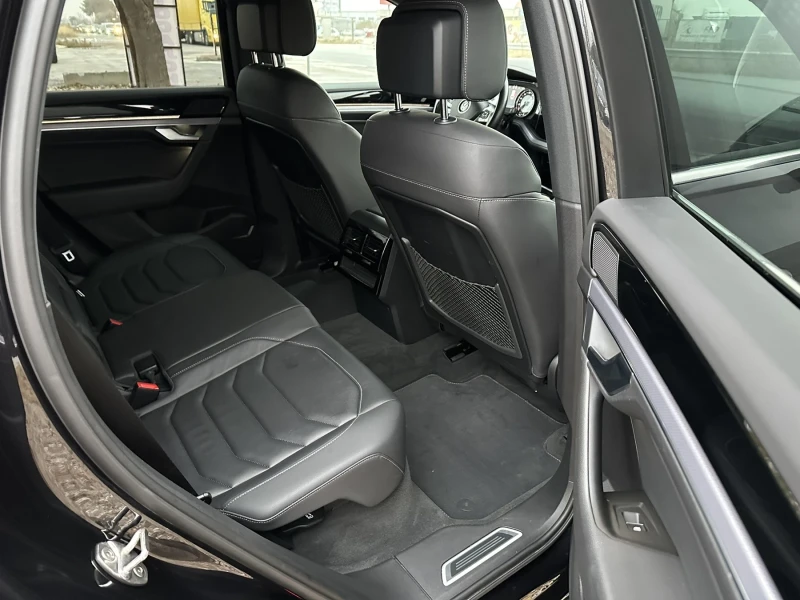 VW Touareg 3.0 TDI R-LINE , снимка 7 - Автомобили и джипове - 47958572