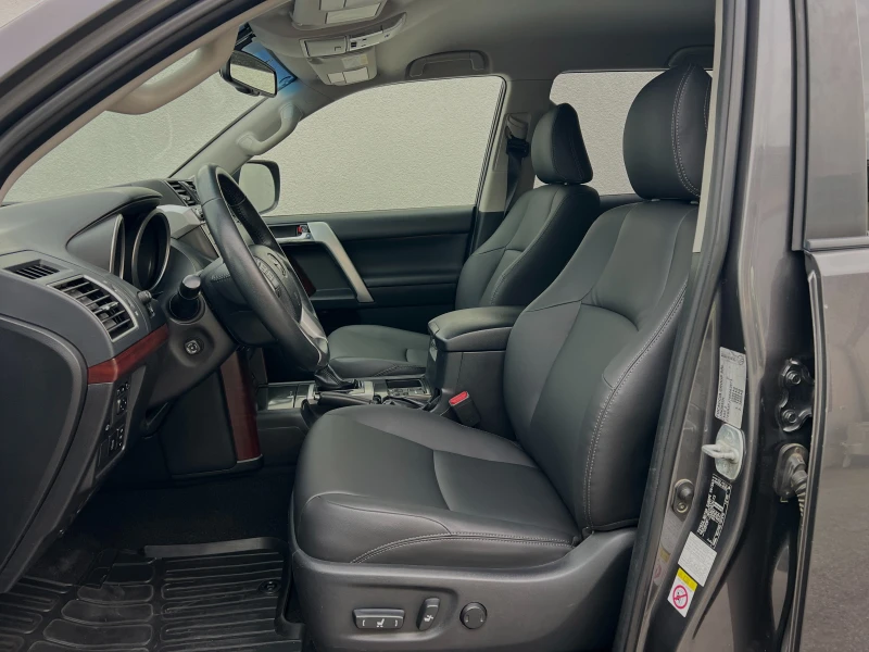 Toyota Land cruiser 2.8d Premium Luxury БЕЗ ДДС, снимка 13 - Автомобили и джипове - 48251508