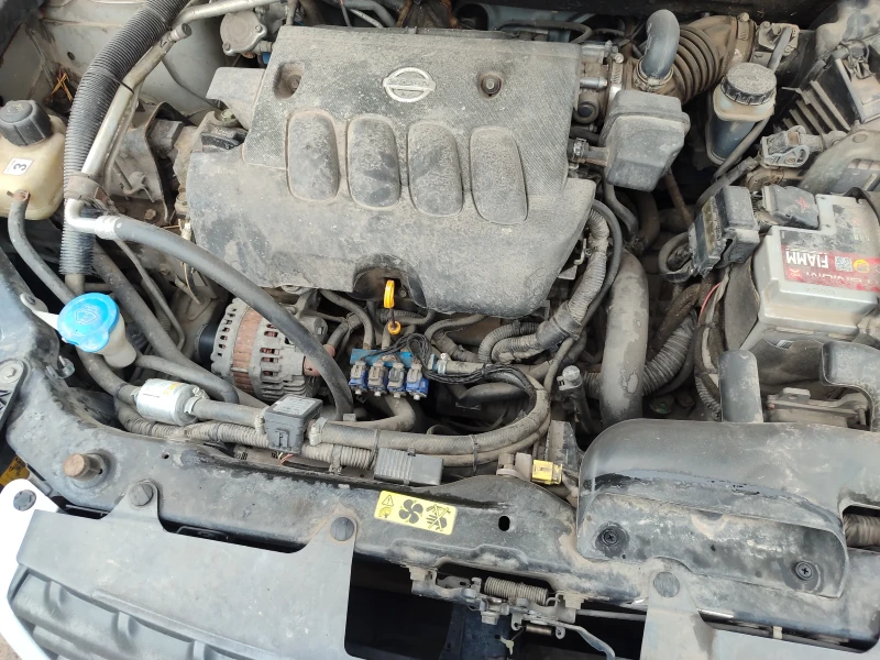 Nissan Qashqai 2.0 140кс ГИ, Автомат 4х4, снимка 4 - Автомобили и джипове - 53482487