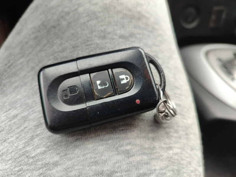 Nissan Qashqai 2.0 140кс ГИ, Автомат 4х4, снимка 9 - Автомобили и джипове - 53482487