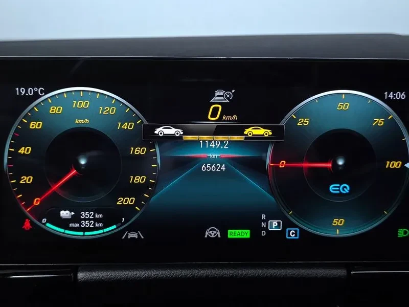 Mercedes-Benz EQA, снимка 8 - Автомобили и джипове - 55008941