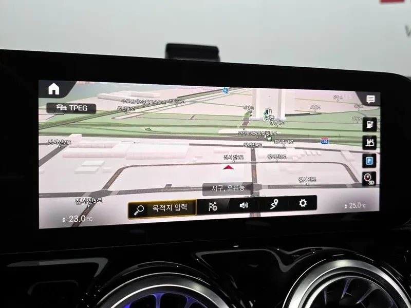Mercedes-Benz EQA, снимка 14 - Автомобили и джипове - 55008941