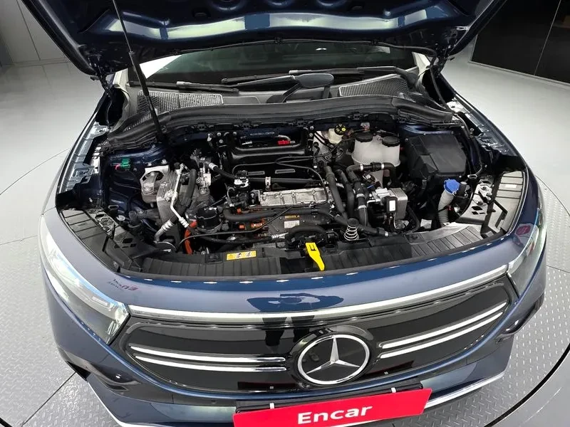 Mercedes-Benz EQA, снимка 6 - Автомобили и джипове - 55008941