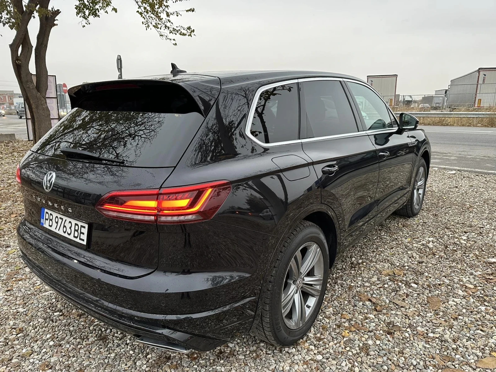 VW Touareg 3.0 TDI R-LINE  - изображение 4