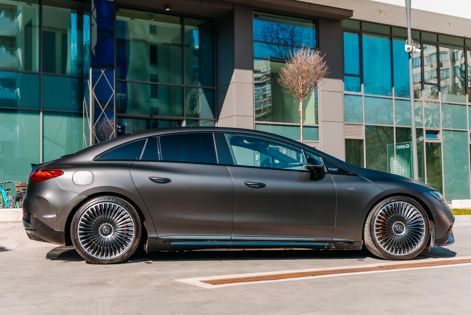 Mercedes-Benz EQE 43 AMG PANO FULL AIRMATIC GERMANY | Mobile.bg   4