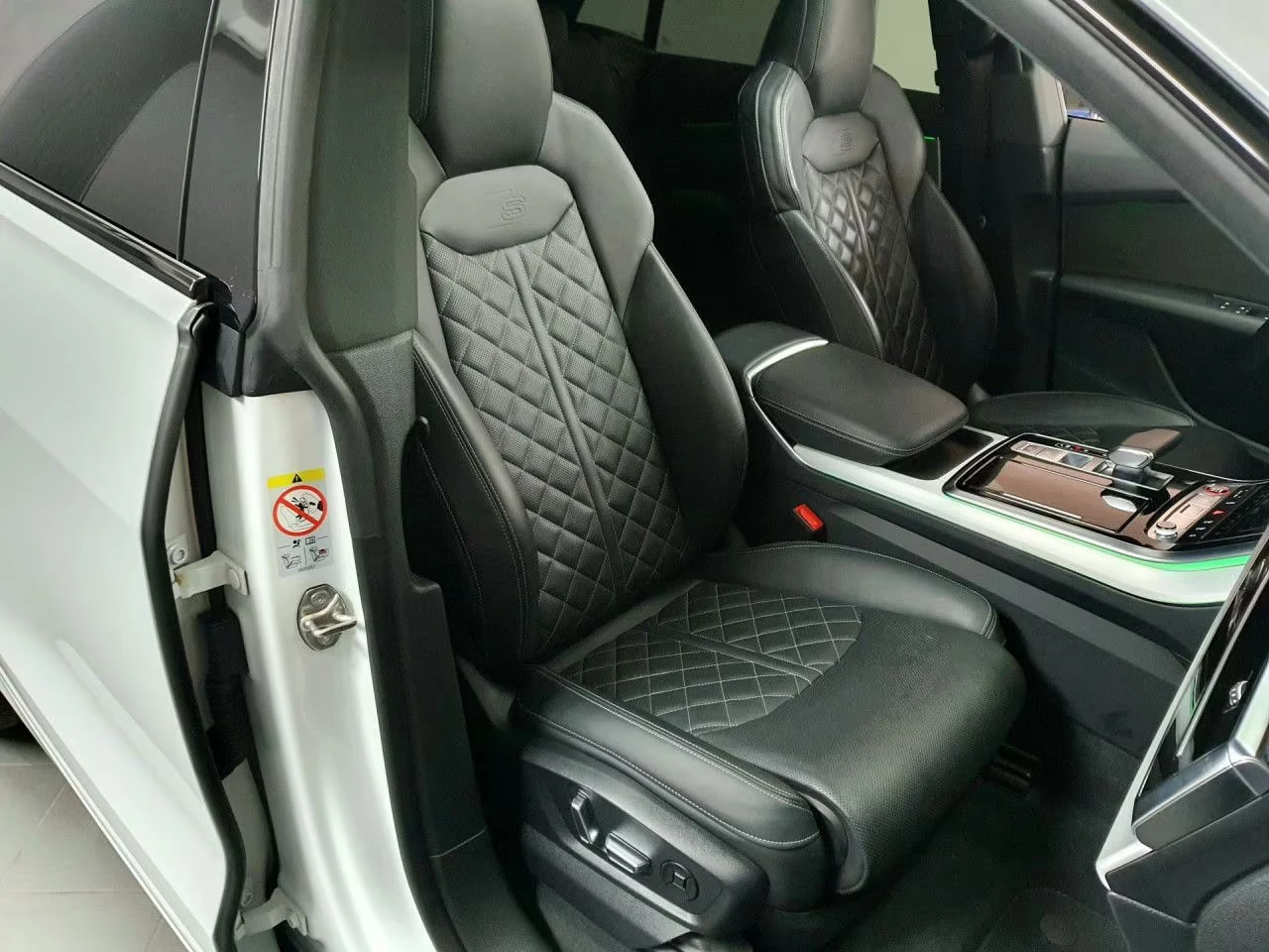 Audi SQ8 507HP/QUATTRO/PANO/MATRIX/360/�����/DIGITAL/980v | Mobile.bg � ����������� 15
