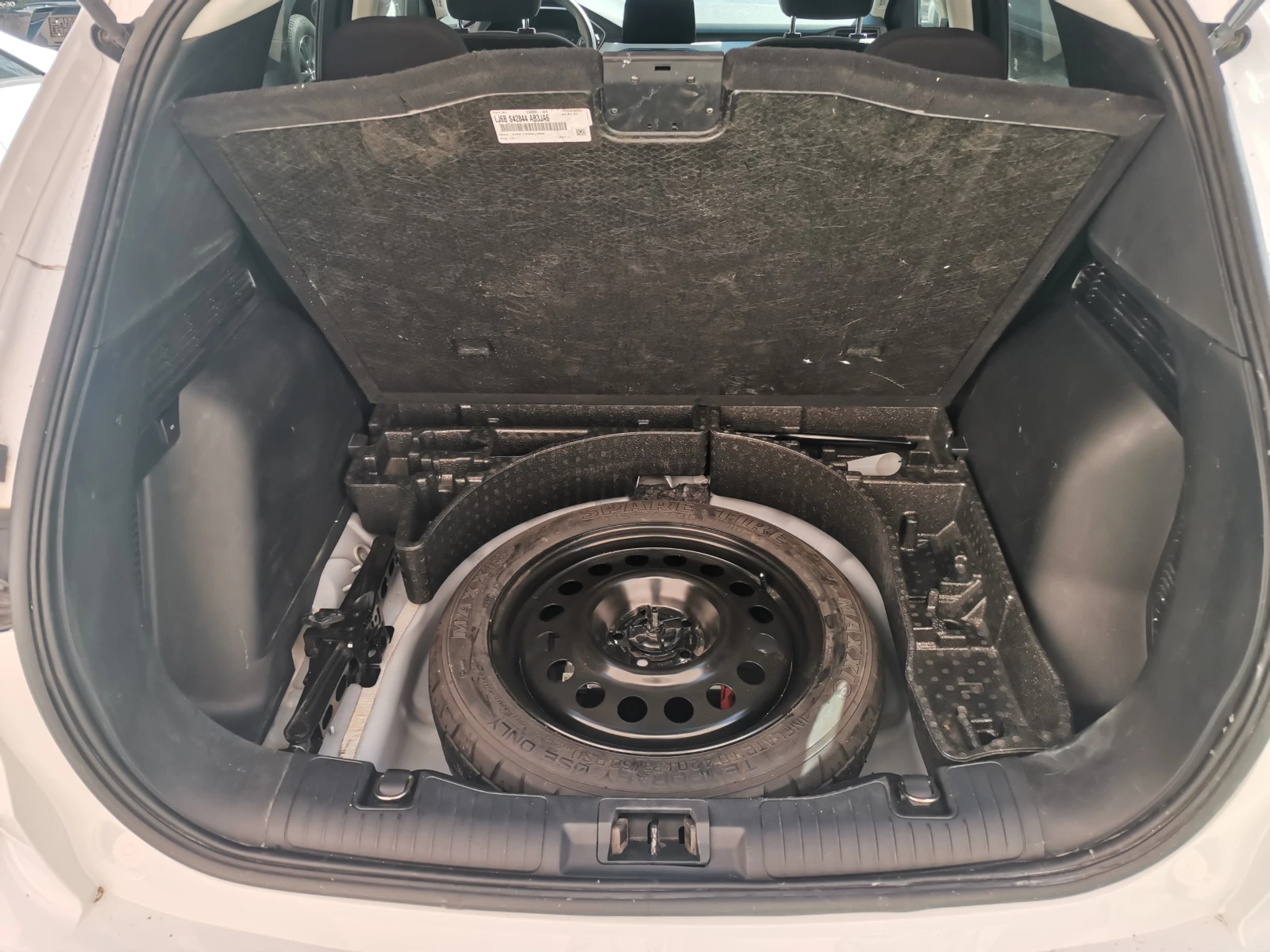 Ford Kuga 2.5  FHEV , снимка 15 - Автомобили и джипове - 54124347