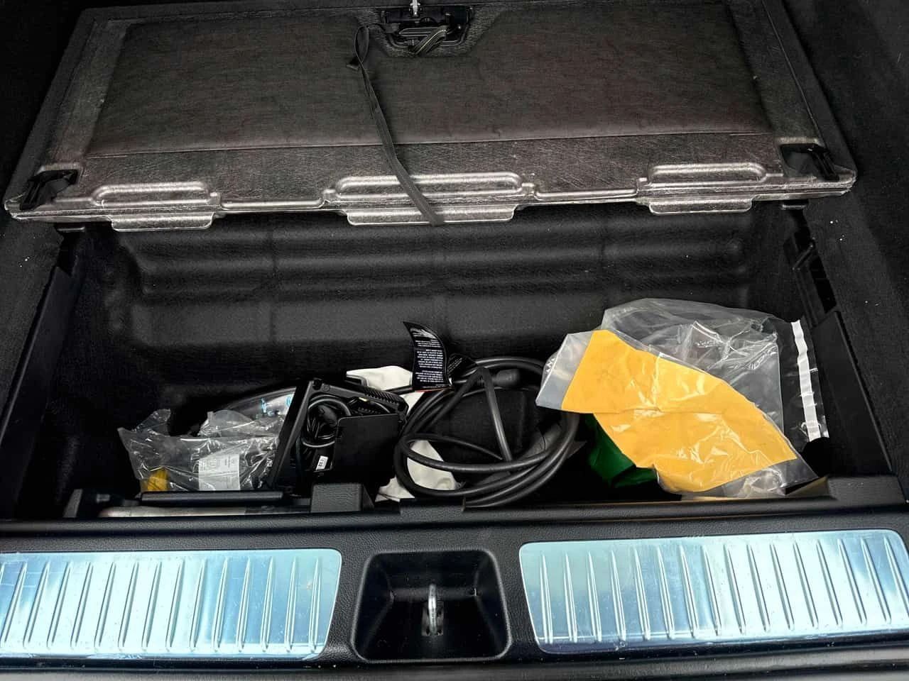Mercedes-Benz EQE * 500 4MATIC SUV * 2 КЛЮЧА* PANO* KEYLESS* ПОДГРЕВ, снимка 11 - Автомобили и джипове - 54316063