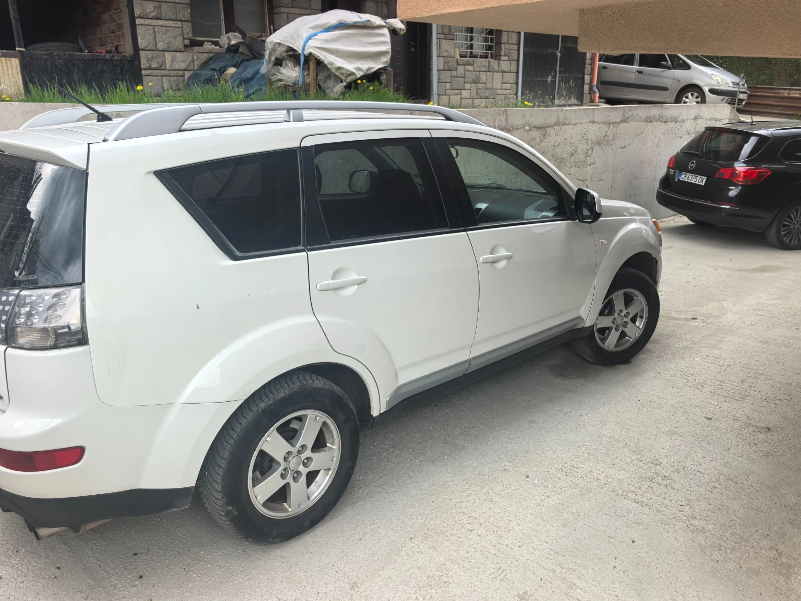 Mitsubishi Outlander 2.00 TDI, снимка 2 - Автомобили и джипове - 54357975