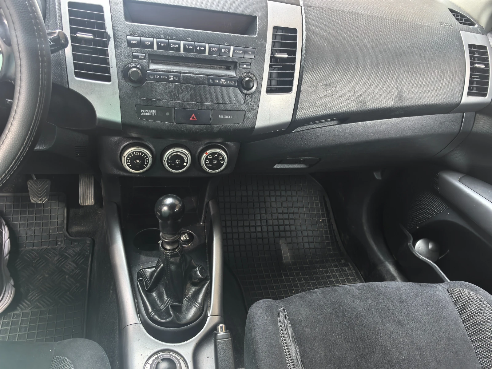 Mitsubishi Outlander 2.00 TDI, снимка 8 - Автомобили и джипове - 54357975