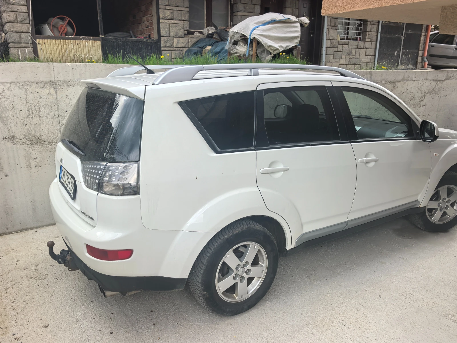Mitsubishi Outlander 2.00 TDI, снимка 3 - Автомобили и джипове - 54357975
