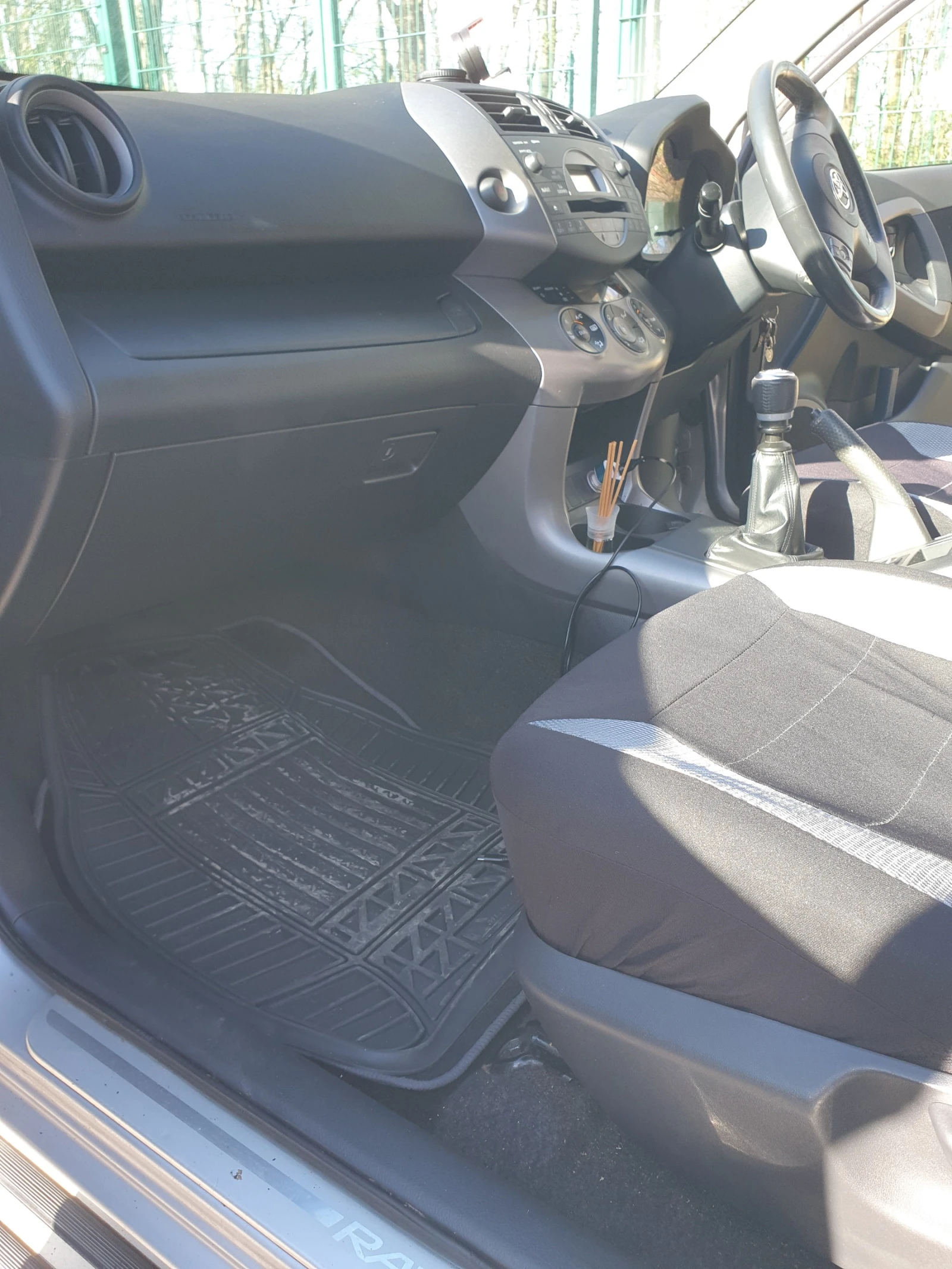 Toyota Rav4, снимка 15 - Автомобили и джипове - 54385697