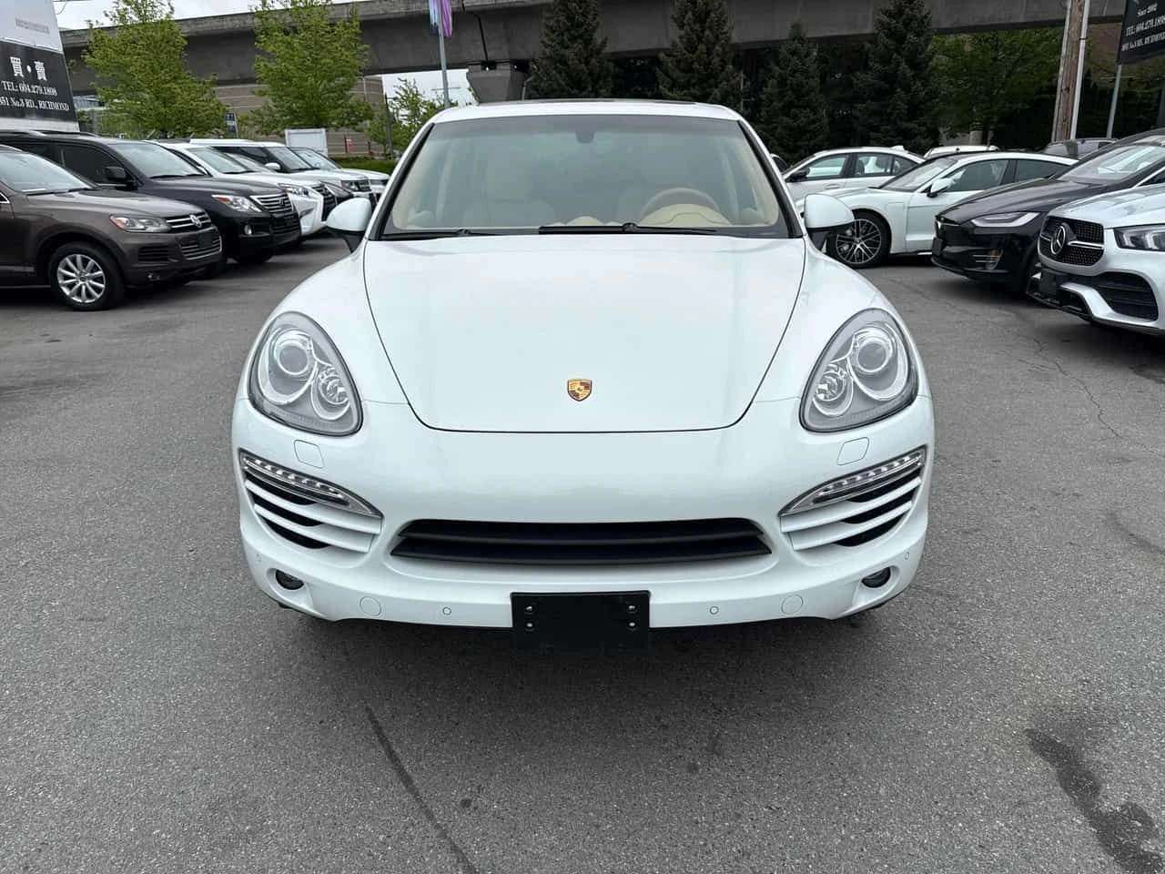 Porsche Cayenne | ПОДГРЕВИ| ОБДУХВАНЕ| ПАНОРАМА| CARFAX, снимка 2 - Автомобили и джипове - 54460616