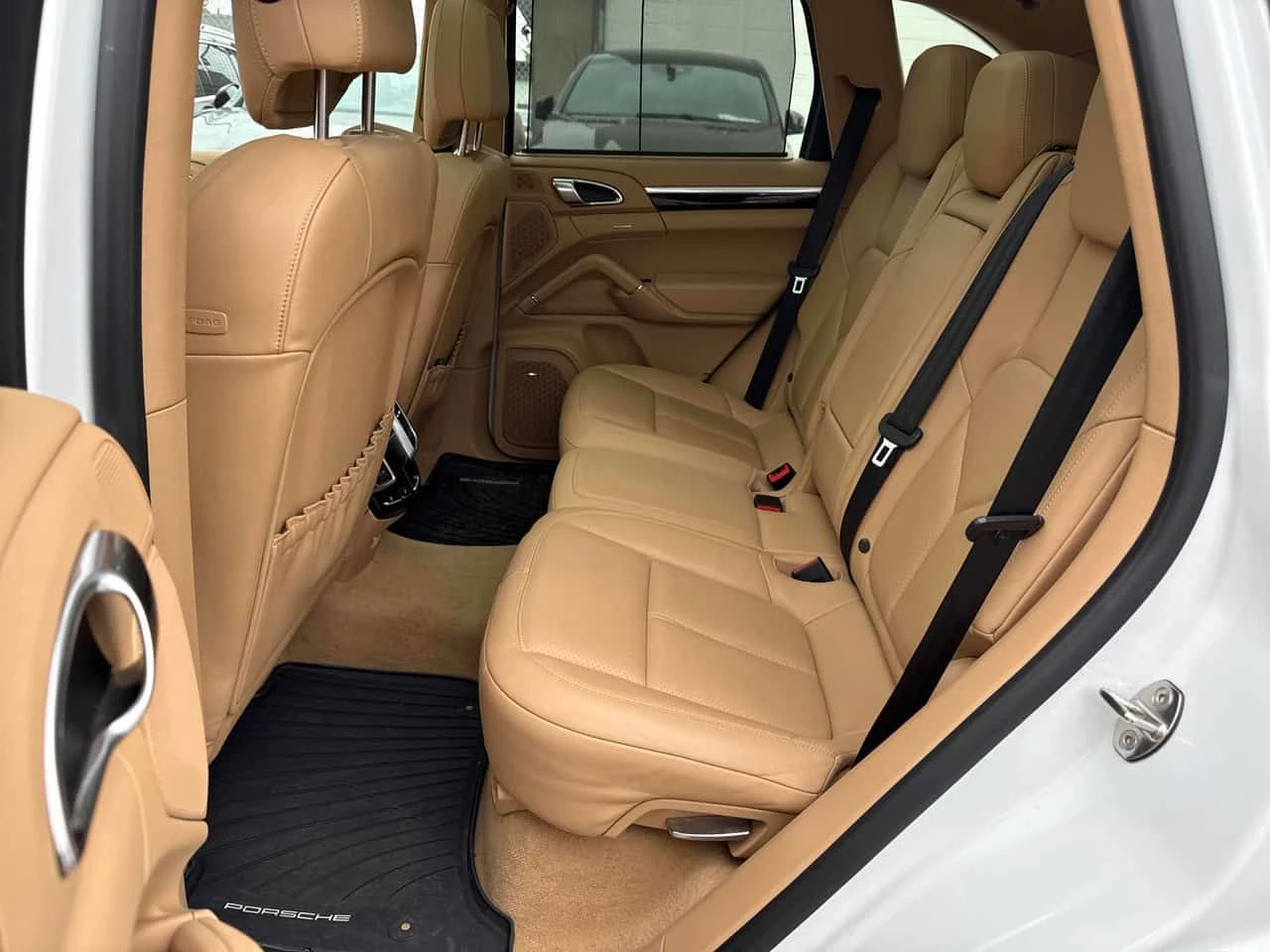 Porsche Cayenne | ПОДГРЕВИ| ОБДУХВАНЕ| ПАНОРАМА| CARFAX, снимка 10 - Автомобили и джипове - 54460616