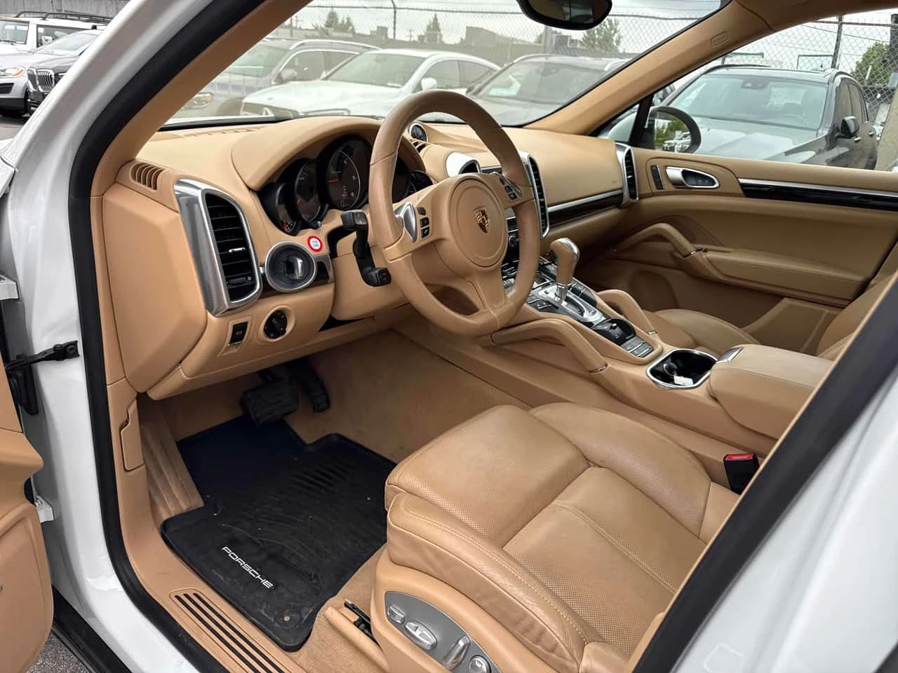 Porsche Cayenne | ПОДГРЕВИ| ОБДУХВАНЕ| ПАНОРАМА| CARFAX, снимка 7 - Автомобили и джипове - 54460616