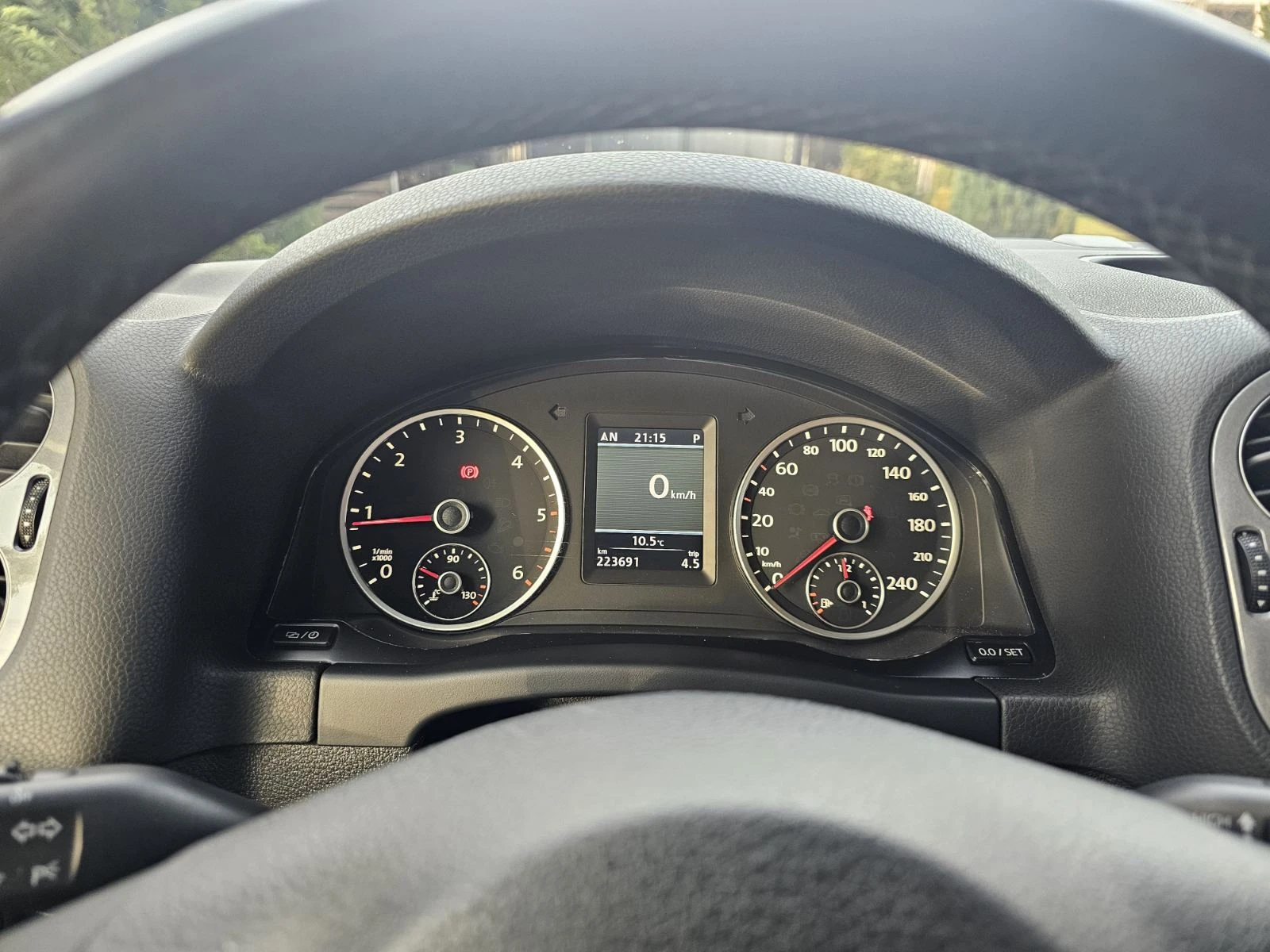 VW Tiguan Sport&Style, снимка 10 - Автомобили и джипове - 55026749