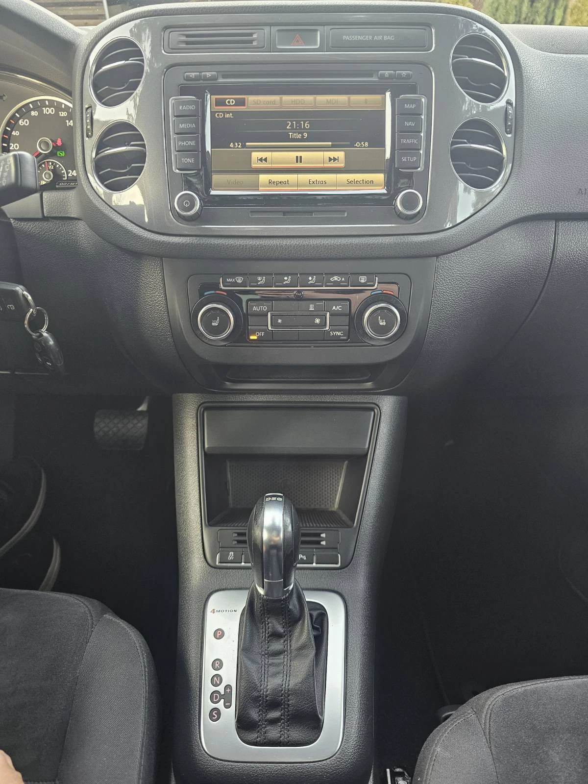 VW Tiguan Sport&Style, снимка 12 - Автомобили и джипове - 55026749