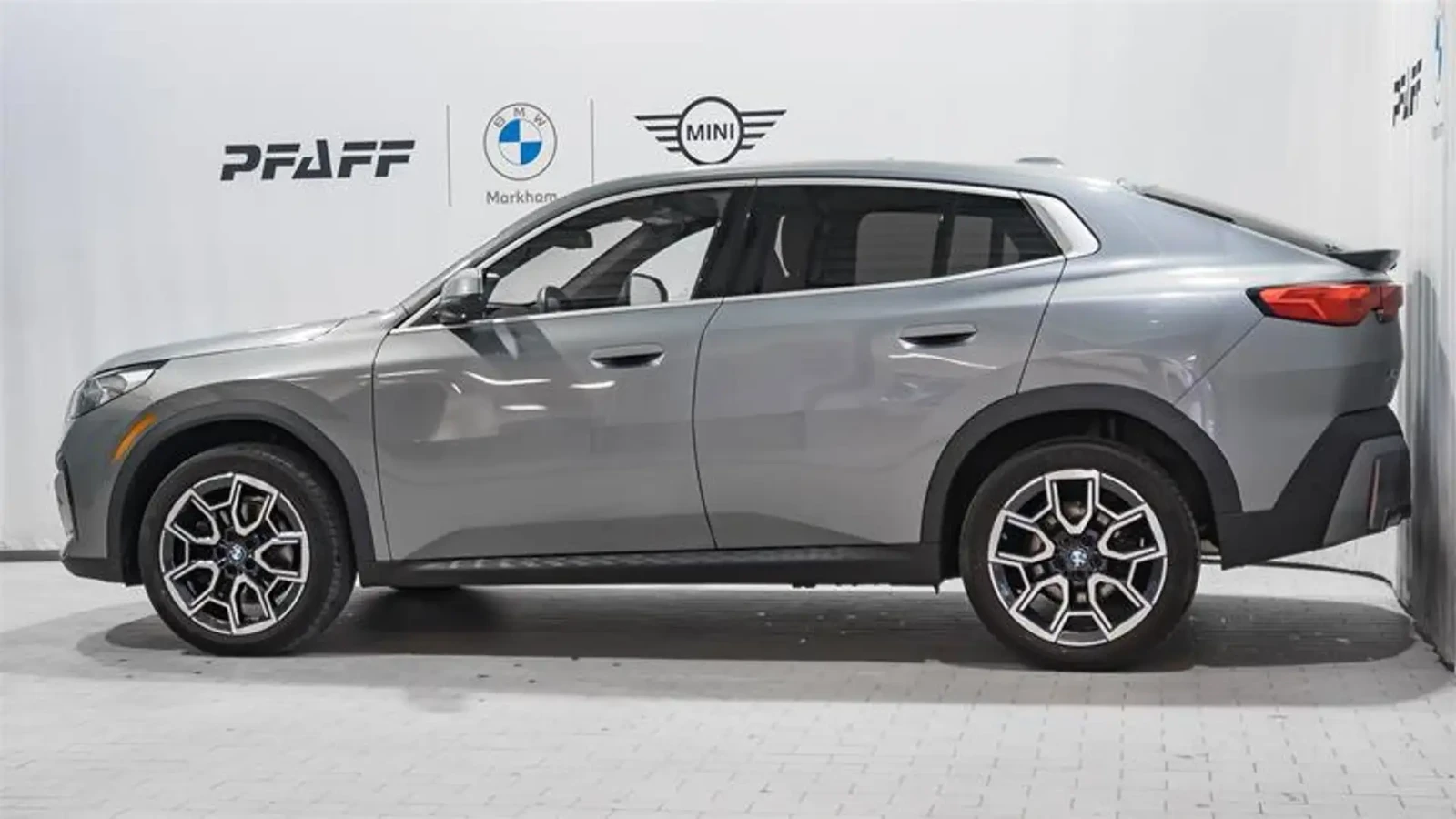 BMW X2 XDRIVE* 28i* ПОДГРЕВ* КАМЕРА* ПАНОРАМА* , снимка 3 - Автомобили и джипове - 55546585