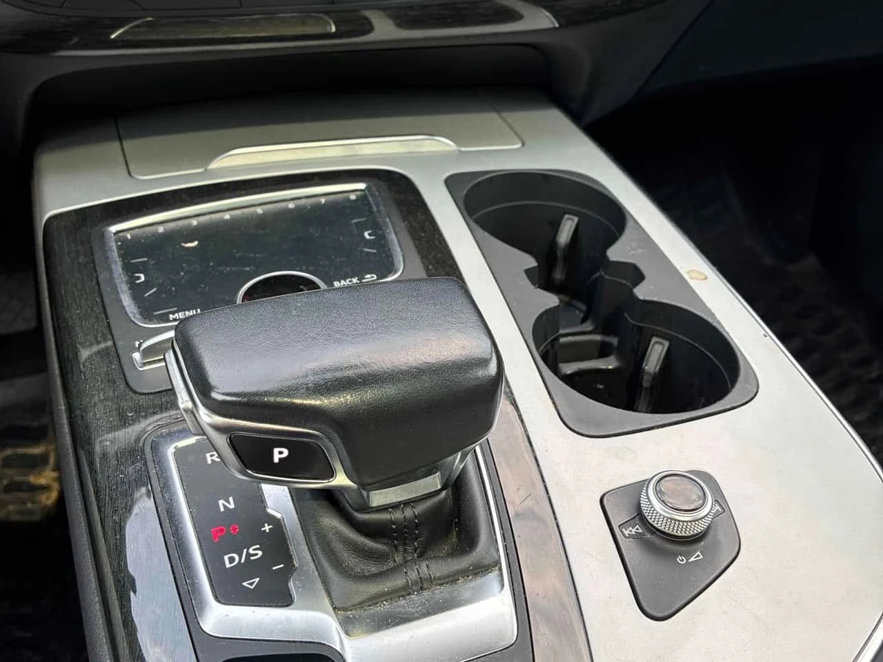 Audi Q7 Komfort / КАМЕРА / CARFAX / АВТОКРЕДИТ, снимка 16 - Автомобили и джипове - 55632512