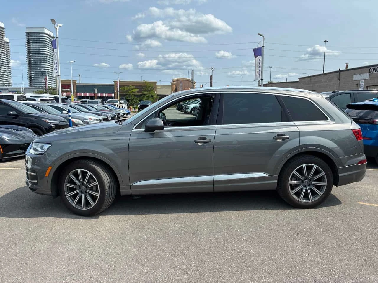 Audi Q7 Komfort / КАМЕРА / CARFAX / АВТОКРЕДИТ, снимка 2 - Автомобили и джипове - 55632512