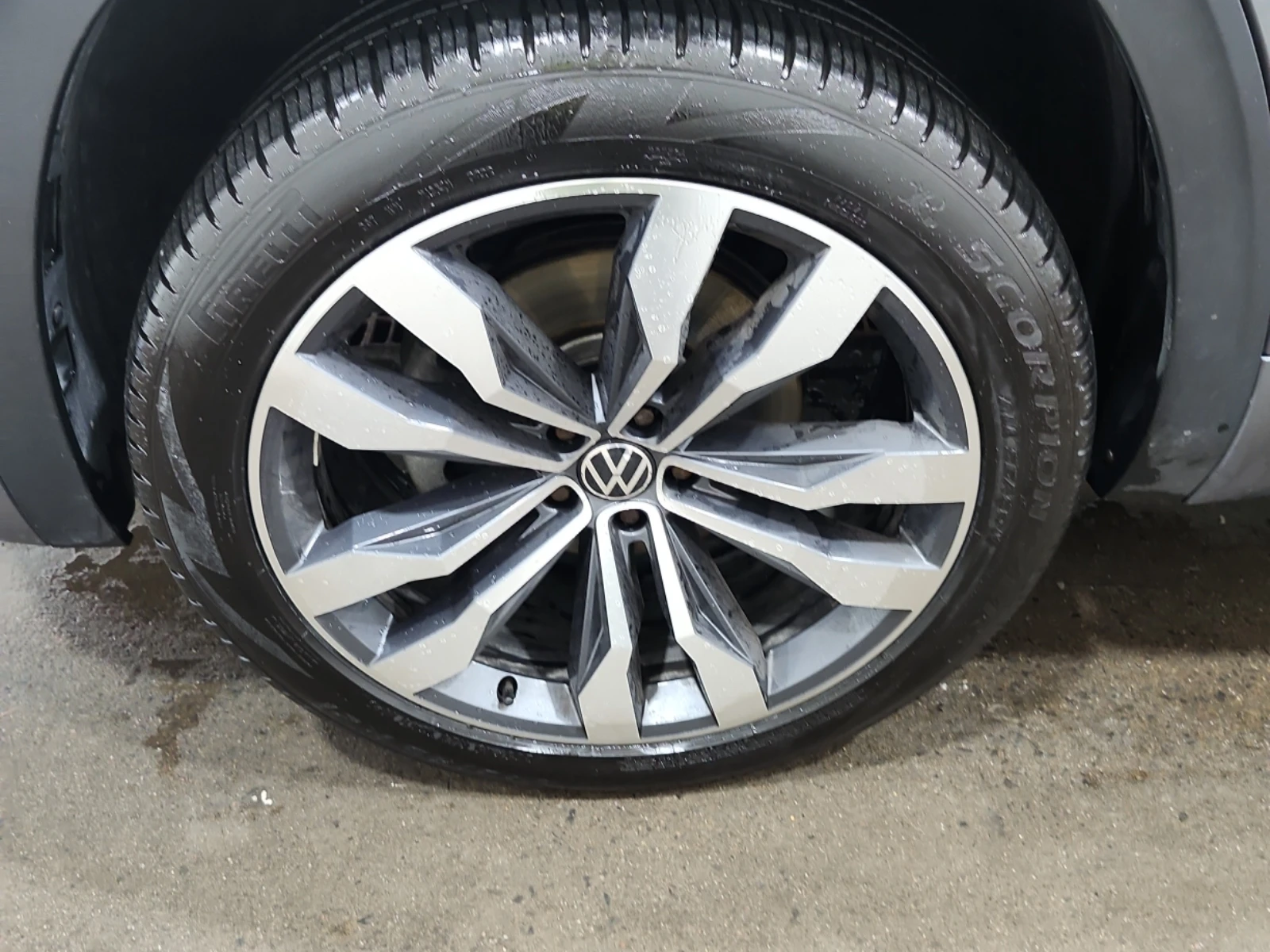 VW Atlas PREMIUM R-LINE / ПАНО / ПРОГНОЗНА ЦЕНА, снимка 11 - Автомобили и джипове - 55671479