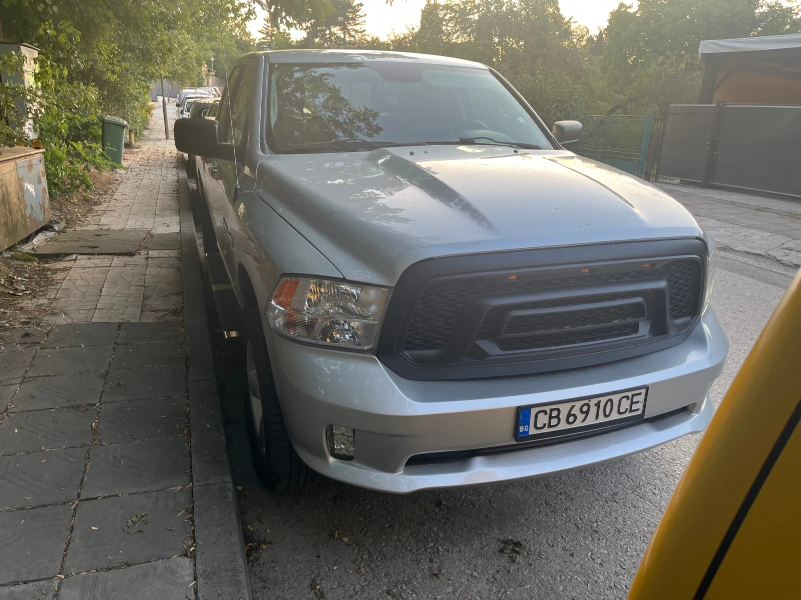 Dodge RAM 1500 SLT, снимка 2 - Автомобили и джипове - 55841825