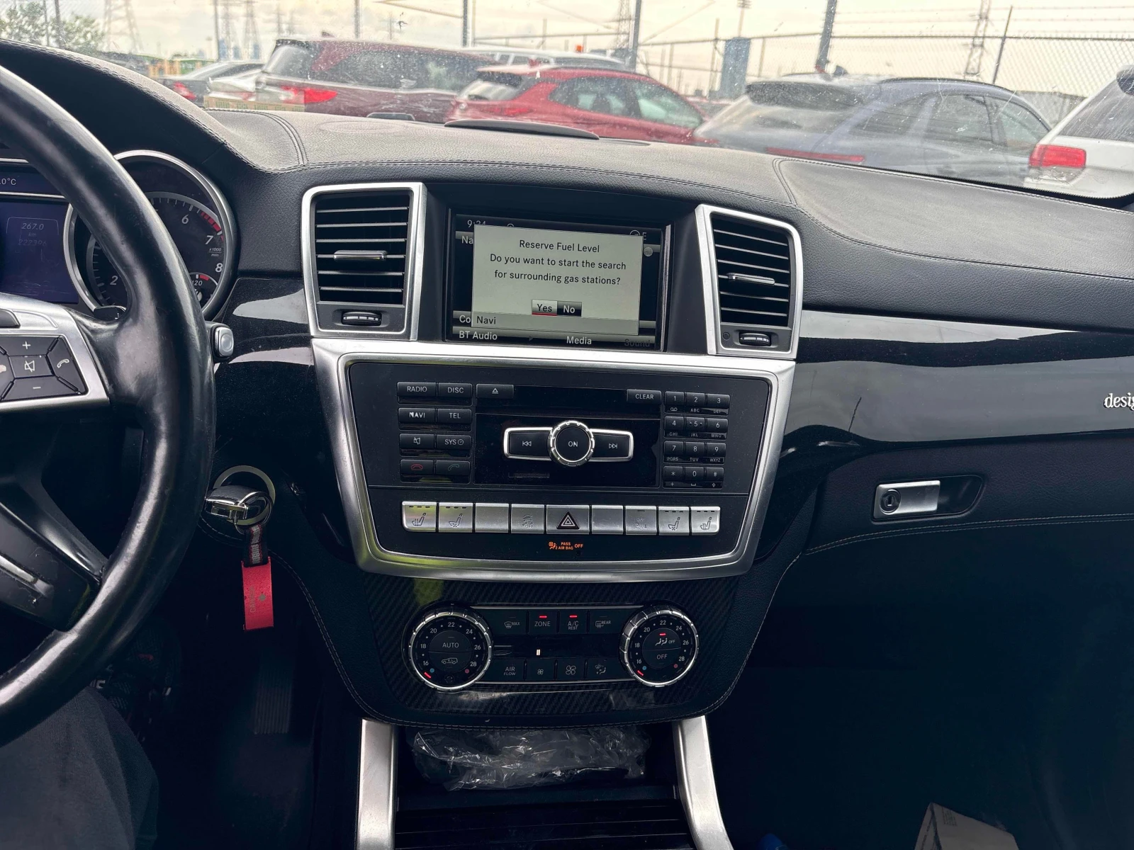 Mercedes-Benz GL 500 АМГ ПАКЕТ/4MATIC/550/CARFAX/ДИСТРОНИК/360/ПАНОРАМА, снимка 9 - Автомобили и джипове - 55906221