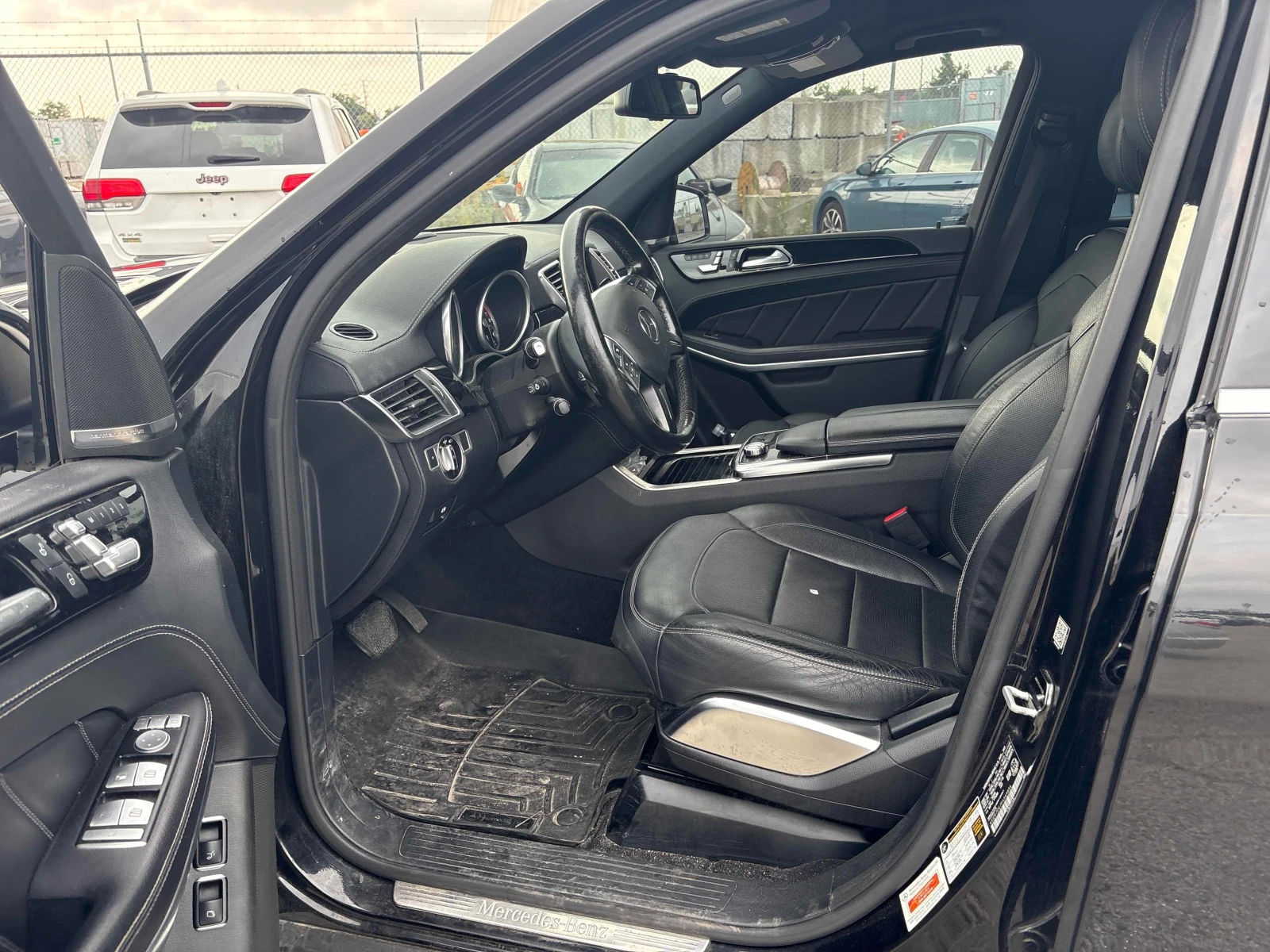 Mercedes-Benz GL 500 АМГ ПАКЕТ/4MATIC/550/CARFAX/ДИСТРОНИК/360/ПАНОРАМА, снимка 17 - Автомобили и джипове - 55906221