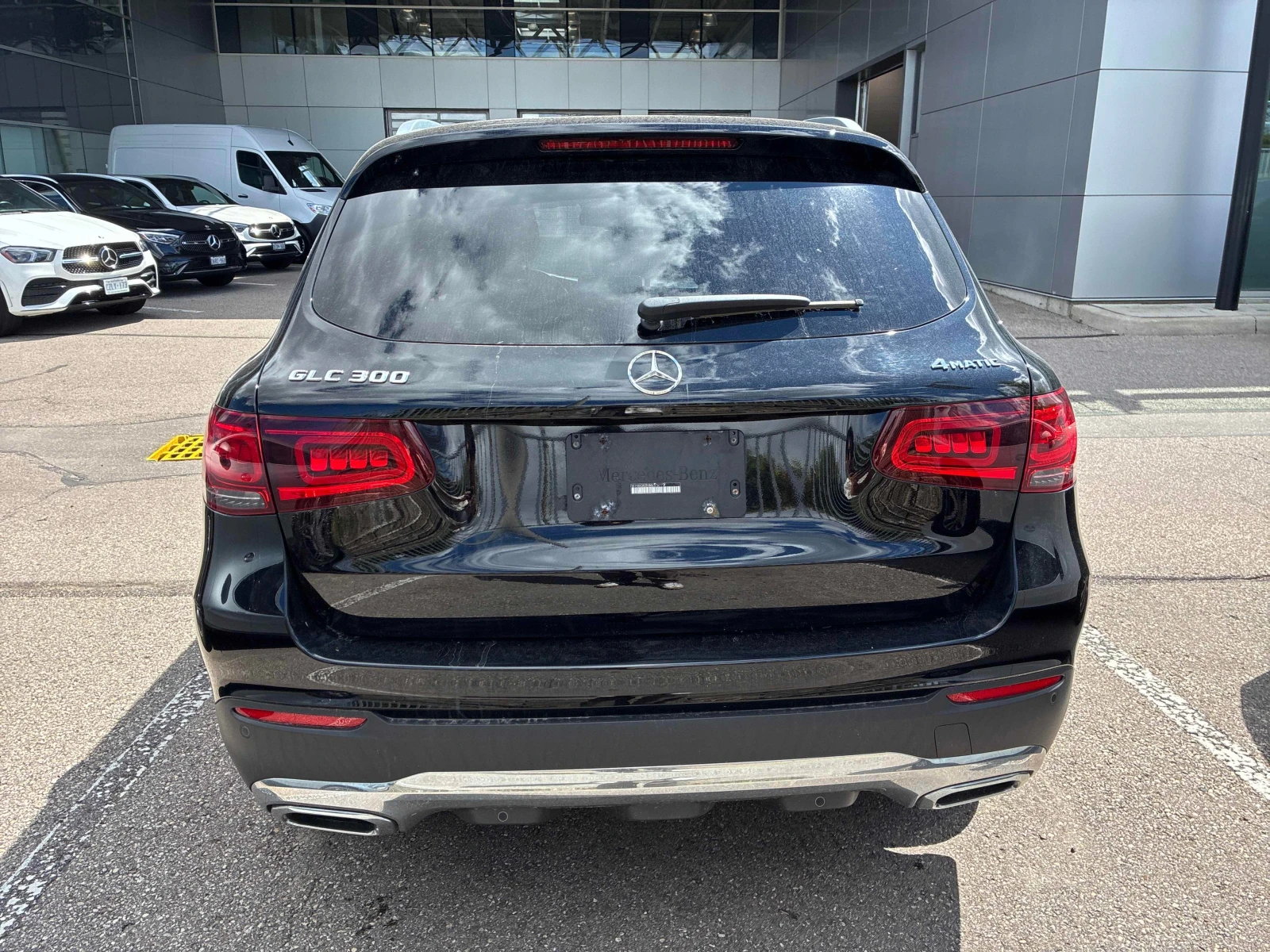 Mercedes-Benz GLC 300 | CARFAX ГЛАВНО ПРЕДСТАВИТЕЛСТВО НА MERCEDES, снимка 5 - Автомобили и джипове - 55955077