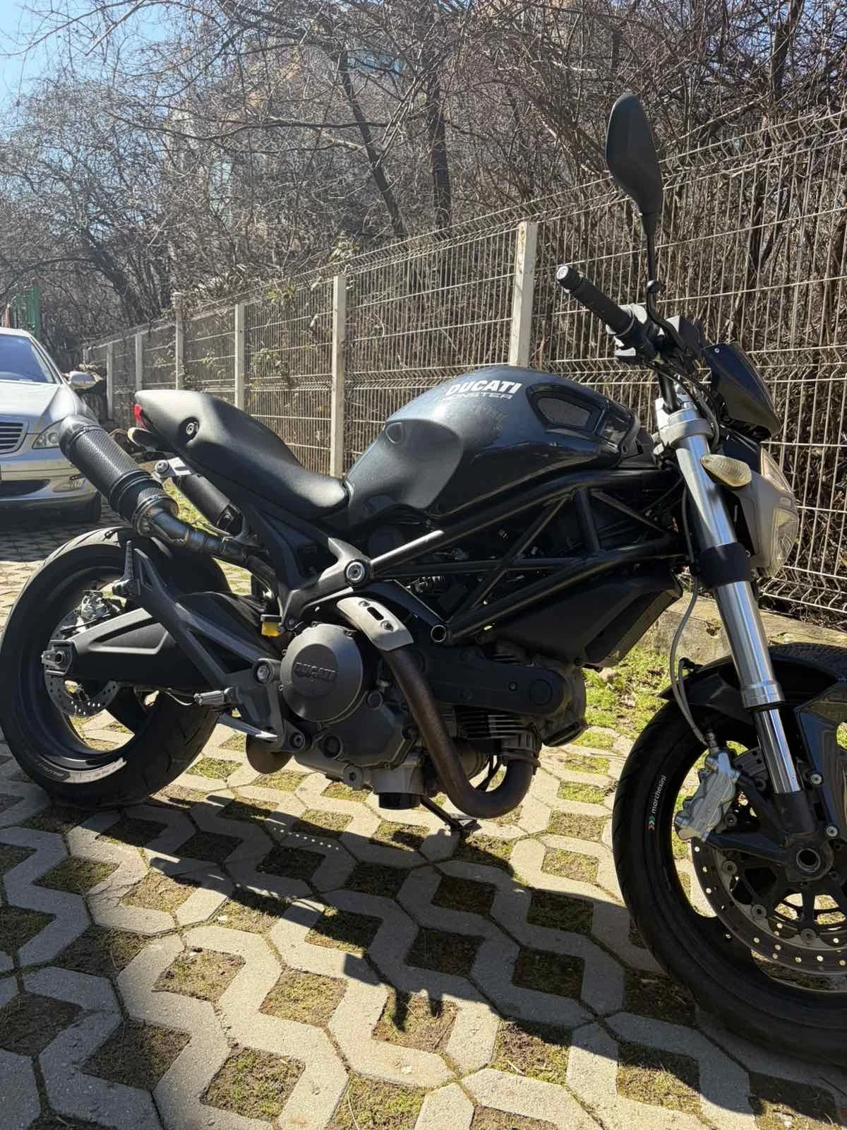 Ducati Monster 696
